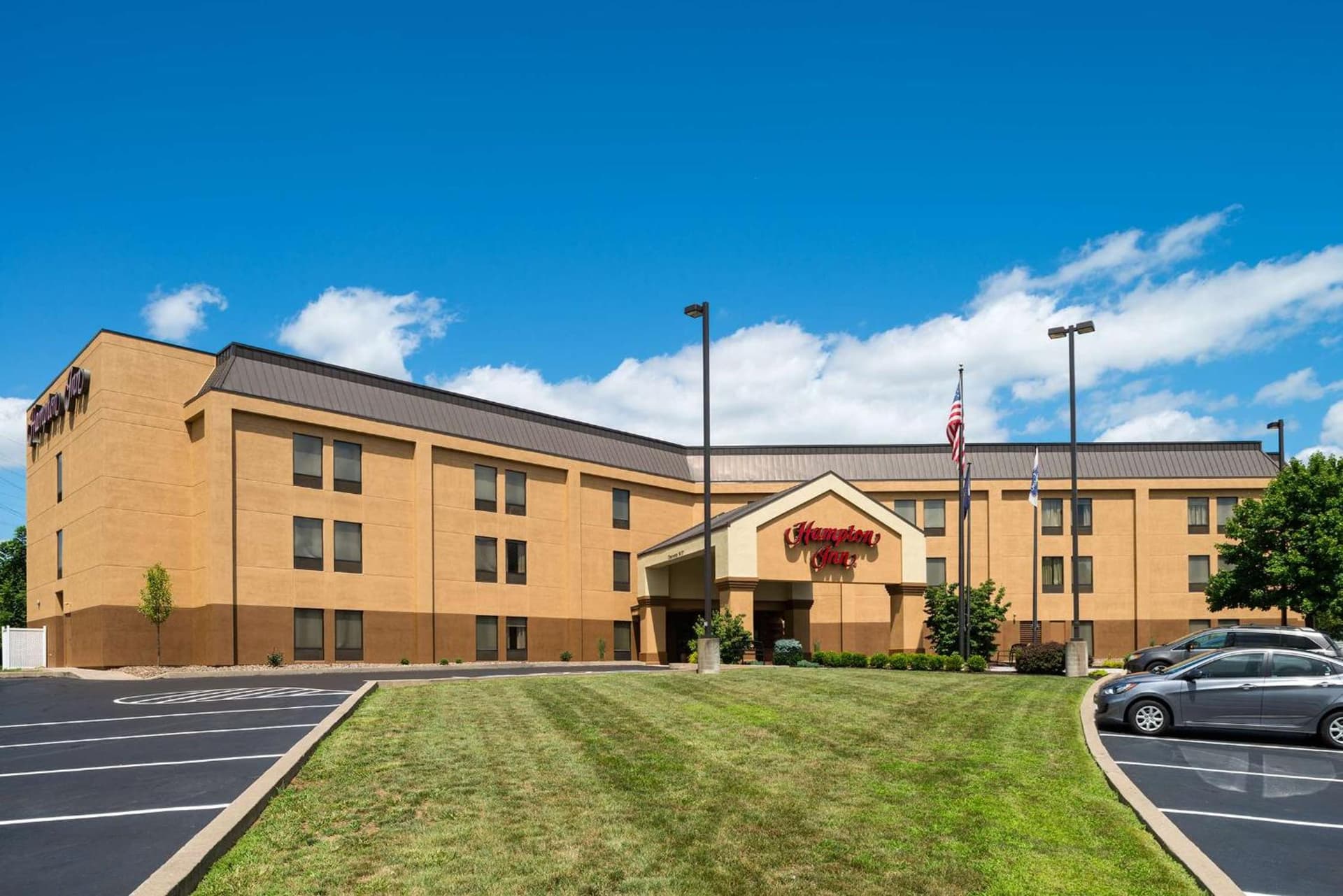 Hampton Inn Selinsgrove/Shamokin Dam interior in Shamokin Dam, PA — gallery photo 2