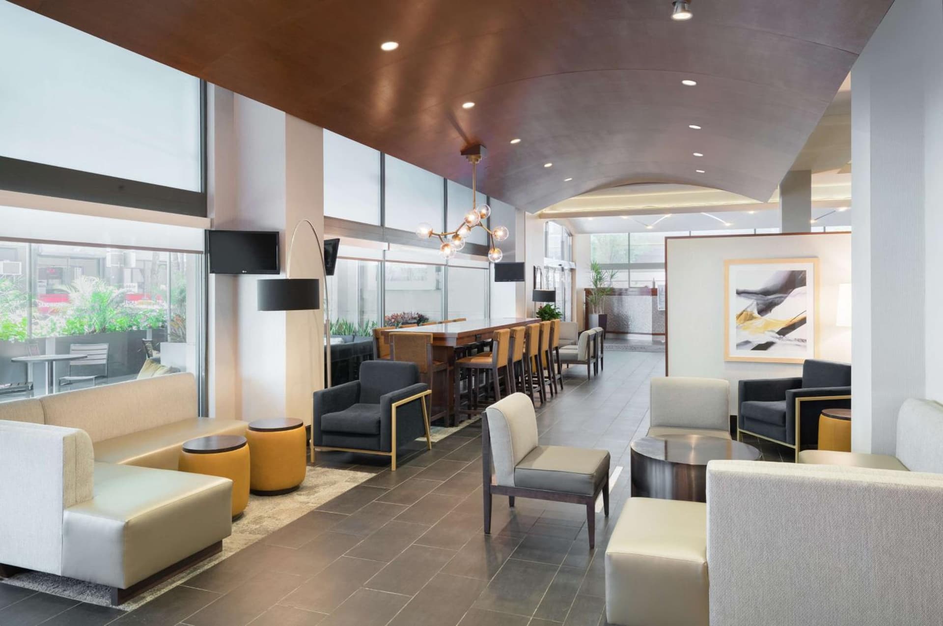 Hampton Inn Philadelphia Center City-Convention Center interior in Philadelphia, PA — gallery photo 2