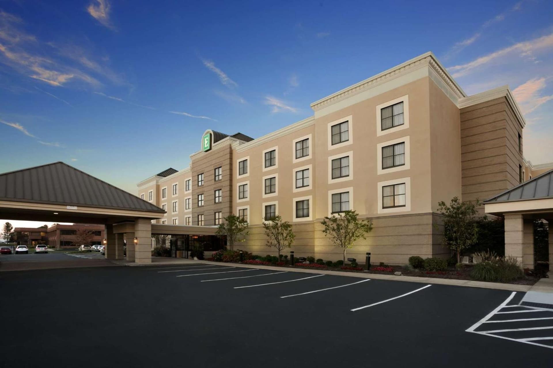 Embassy Suites Cleveland - Beachwood interior in Beachwood, OH — gallery photo 2