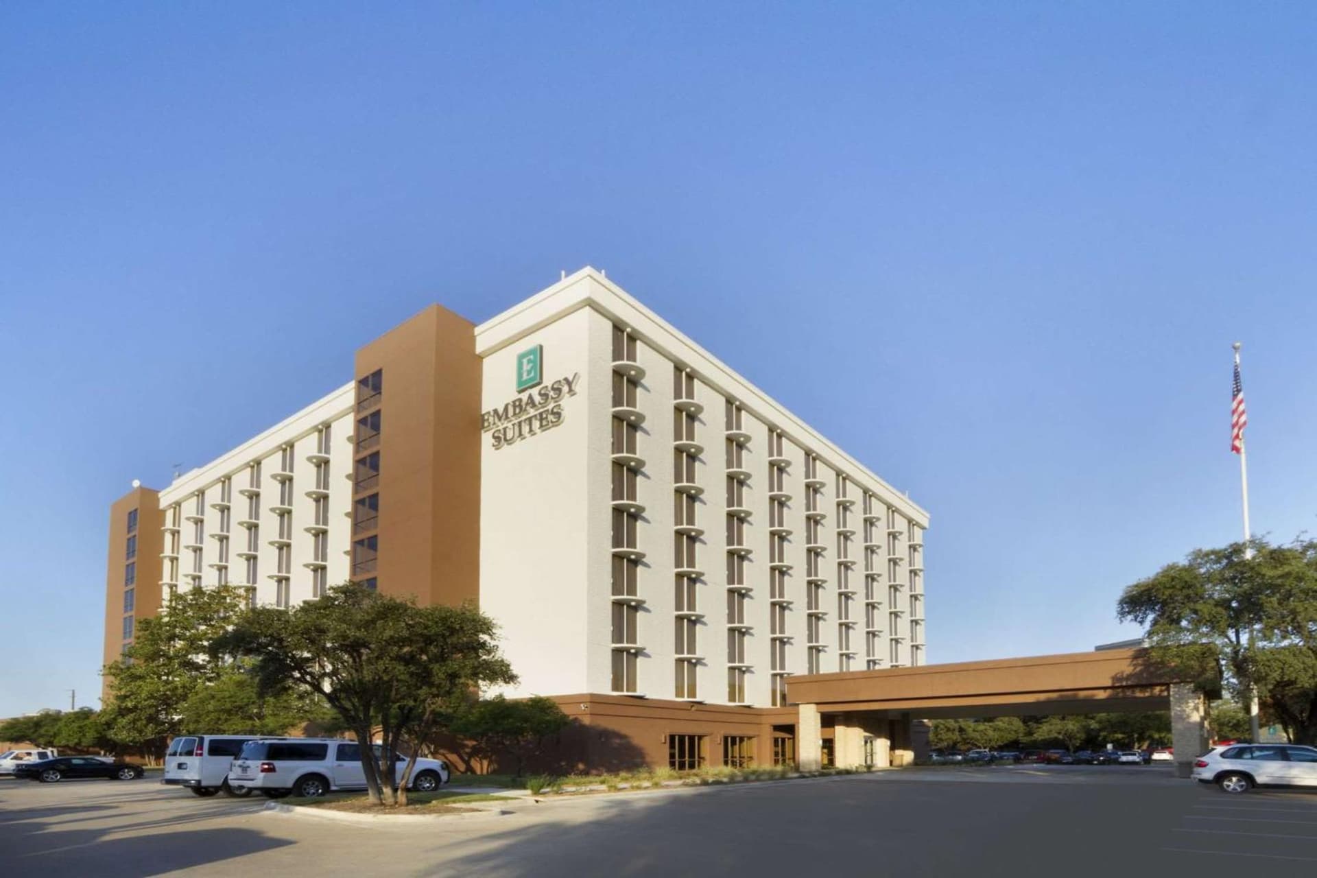 Embassy Suites by Hilton Dallas Market Center interior in Dallas, TX — gallery photo 2