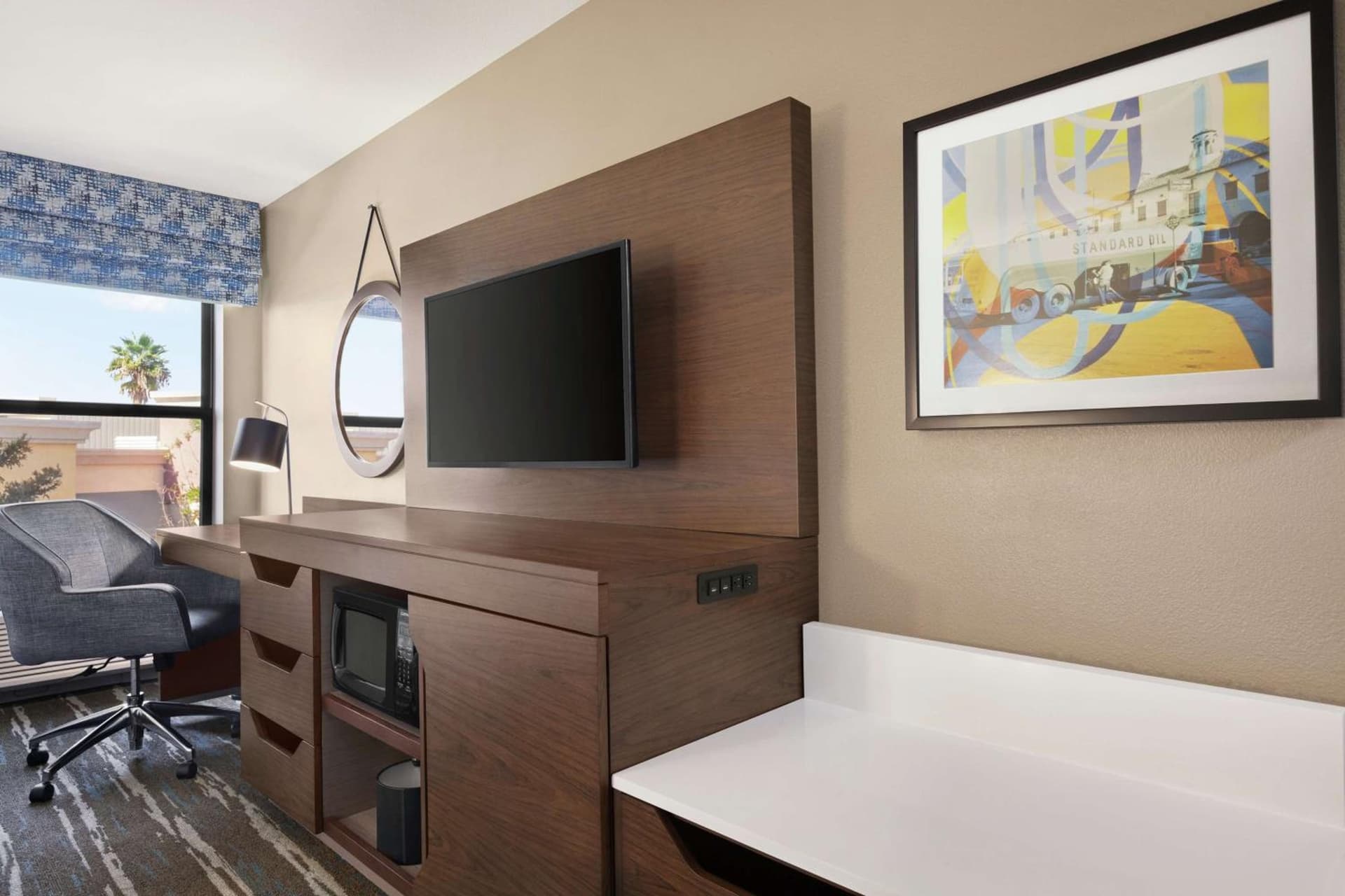Hampton Inn Tracy interior in Tracy, CA — gallery photo 2