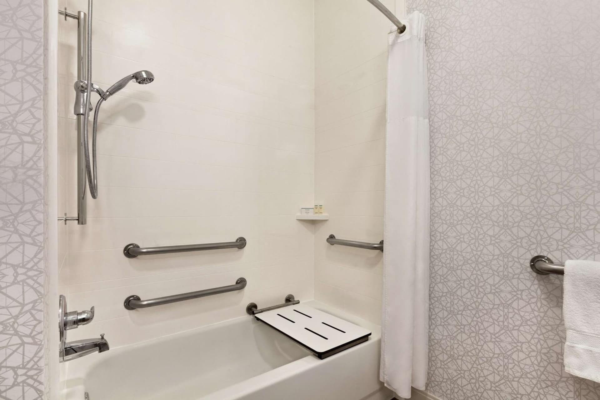 Hampton Inn Tracy gallery photo in Tracy, CA — image 9