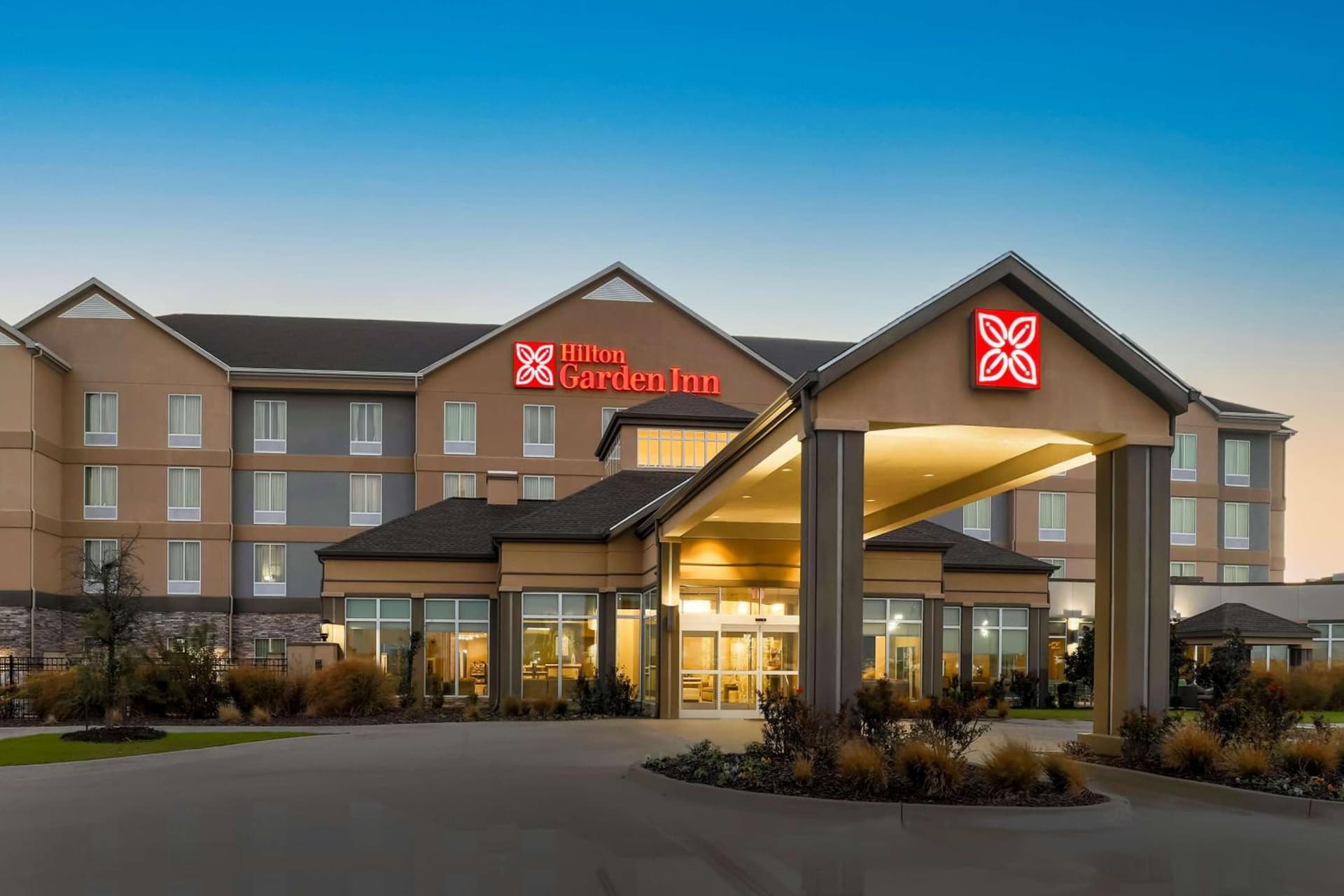 Hilton Garden Inn Ardmore interior in Ardmore, OK — gallery photo 2