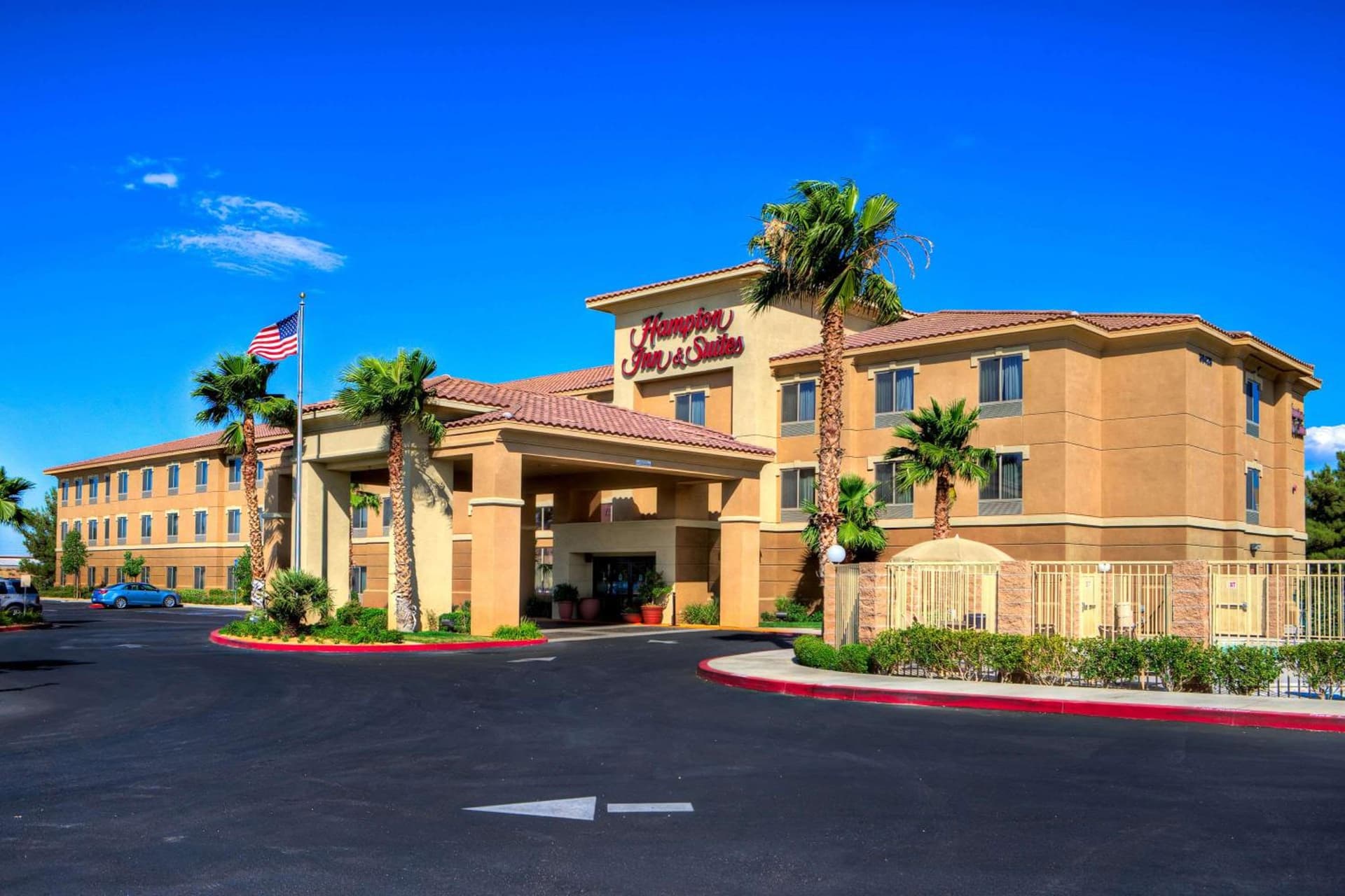 Hampton Inn & Suites Palmdale interior in Palmdale, CA — gallery photo 2