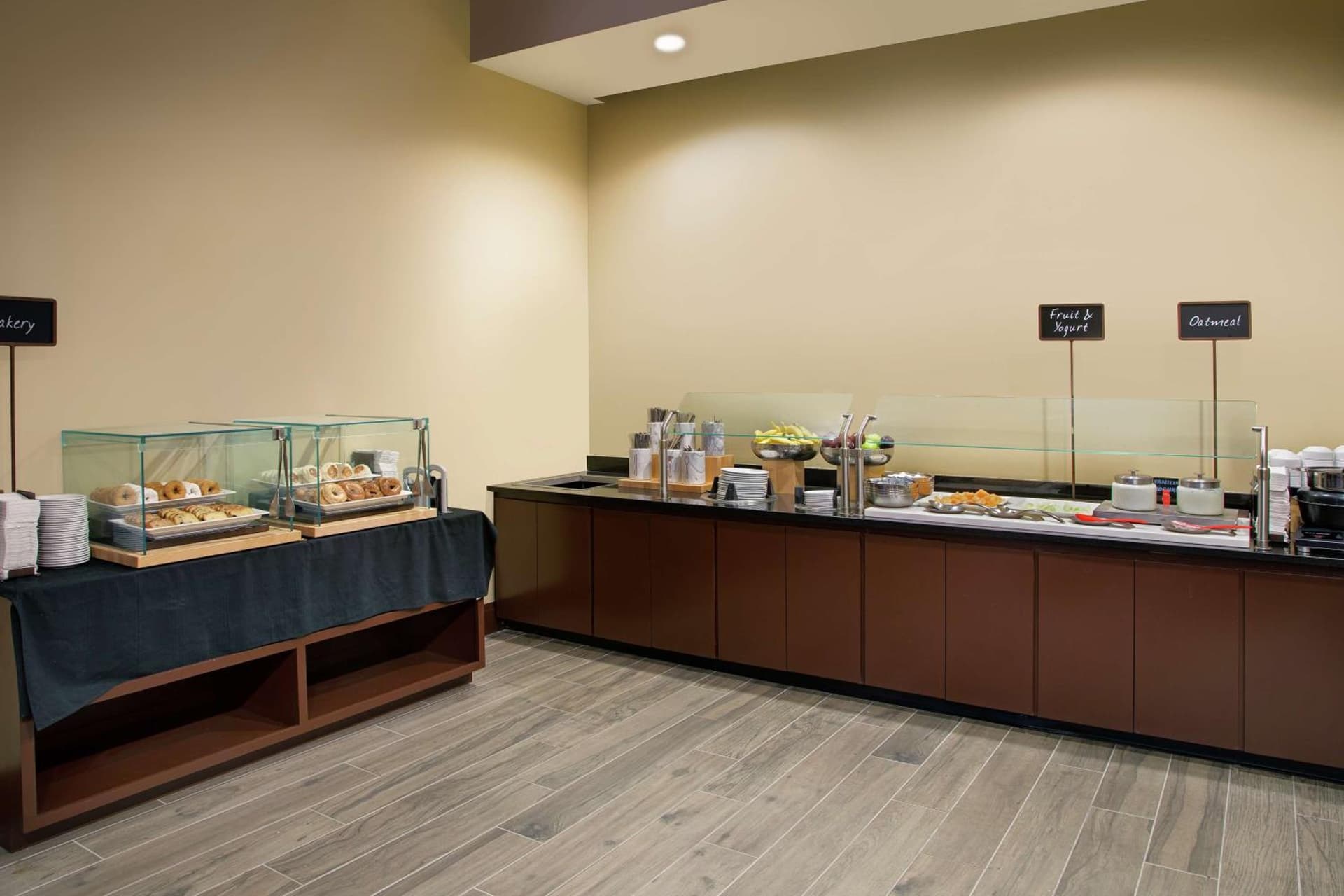 Embassy Suites by Hilton Detroit Troy Auburn Hills gallery photo in Troy, MI — image 13