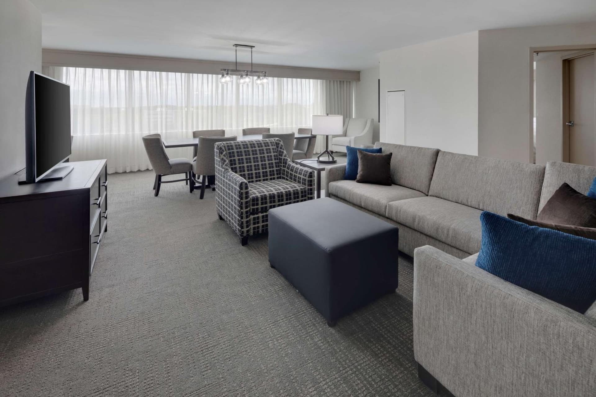 Embassy Suites by Hilton Detroit Troy Auburn Hills gallery photo in Troy, MI — image 18