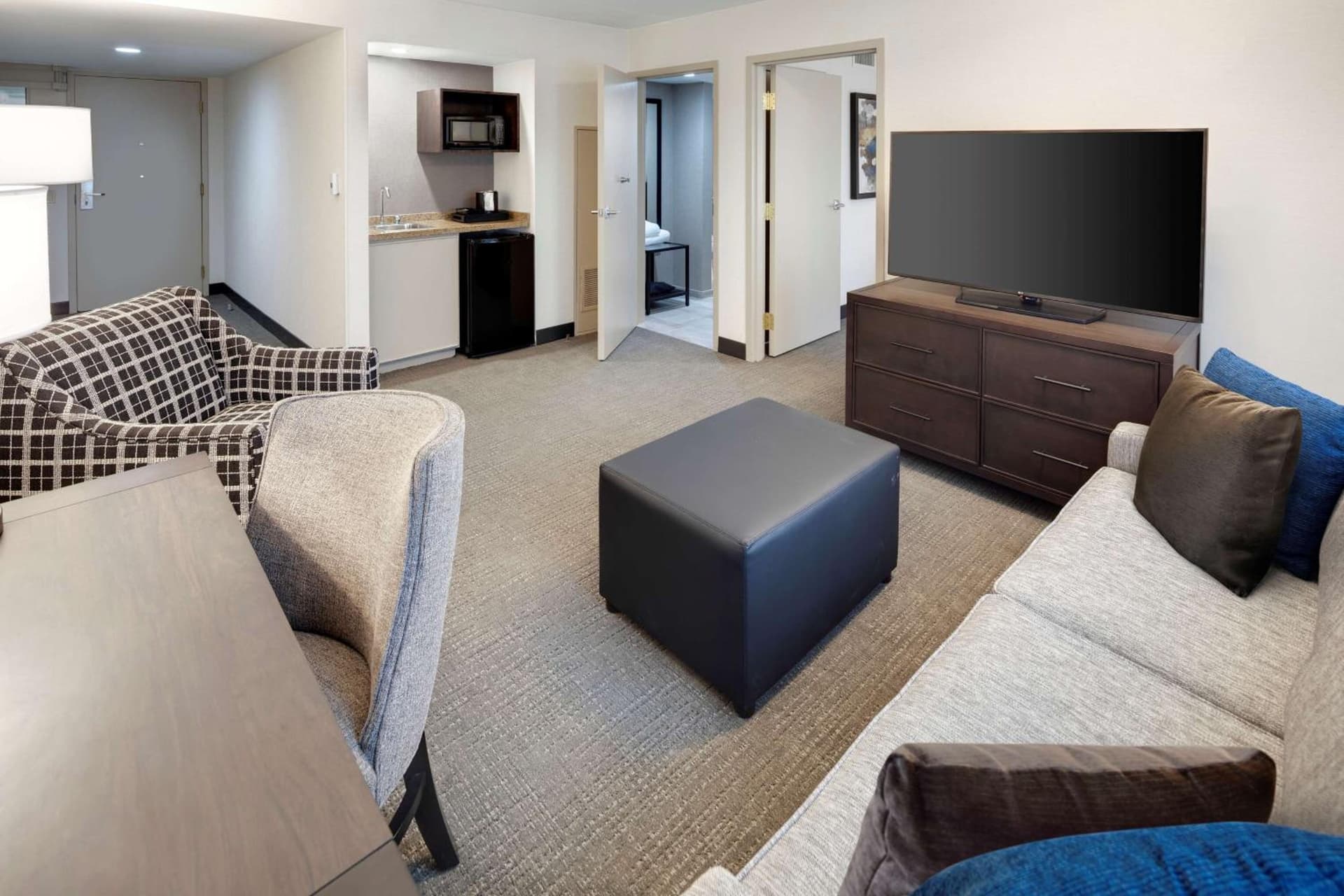 Embassy Suites by Hilton Detroit Troy Auburn Hills gallery photo in Troy, MI — image 43