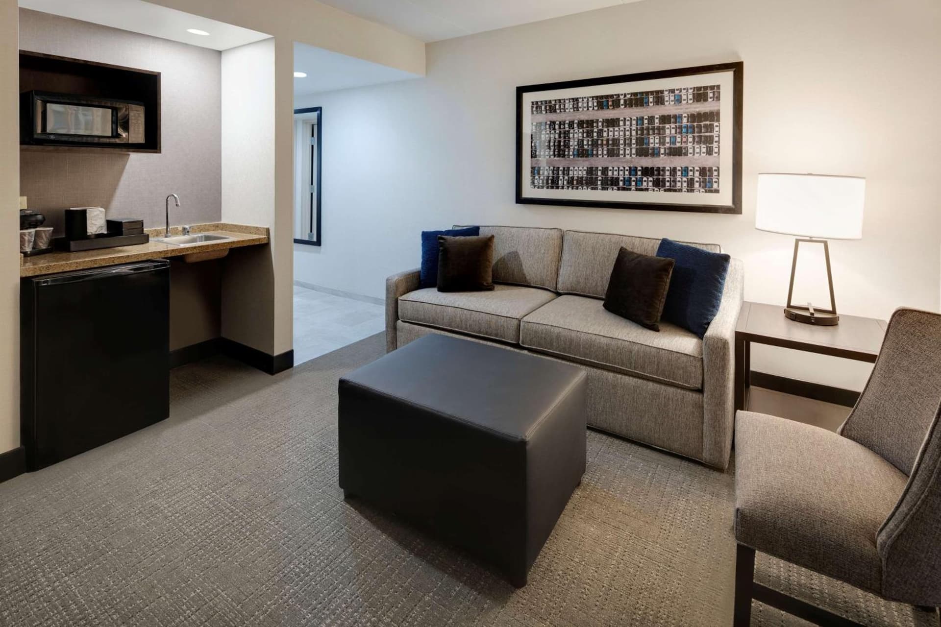 Embassy Suites by Hilton Detroit Troy Auburn Hills gallery photo in Troy, MI — image 4