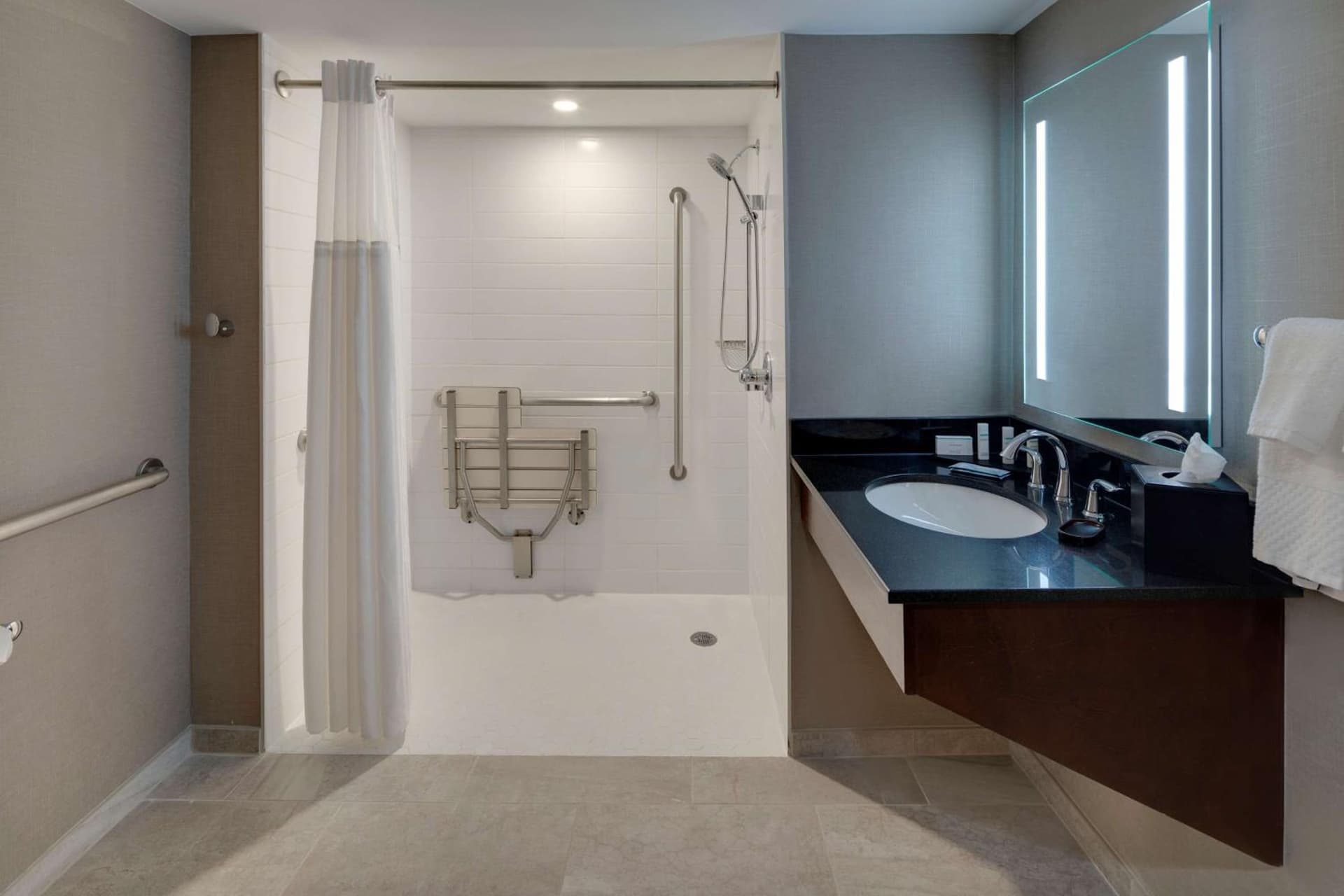 Embassy Suites by Hilton Detroit Troy Auburn Hills gallery photo in Troy, MI — image 51