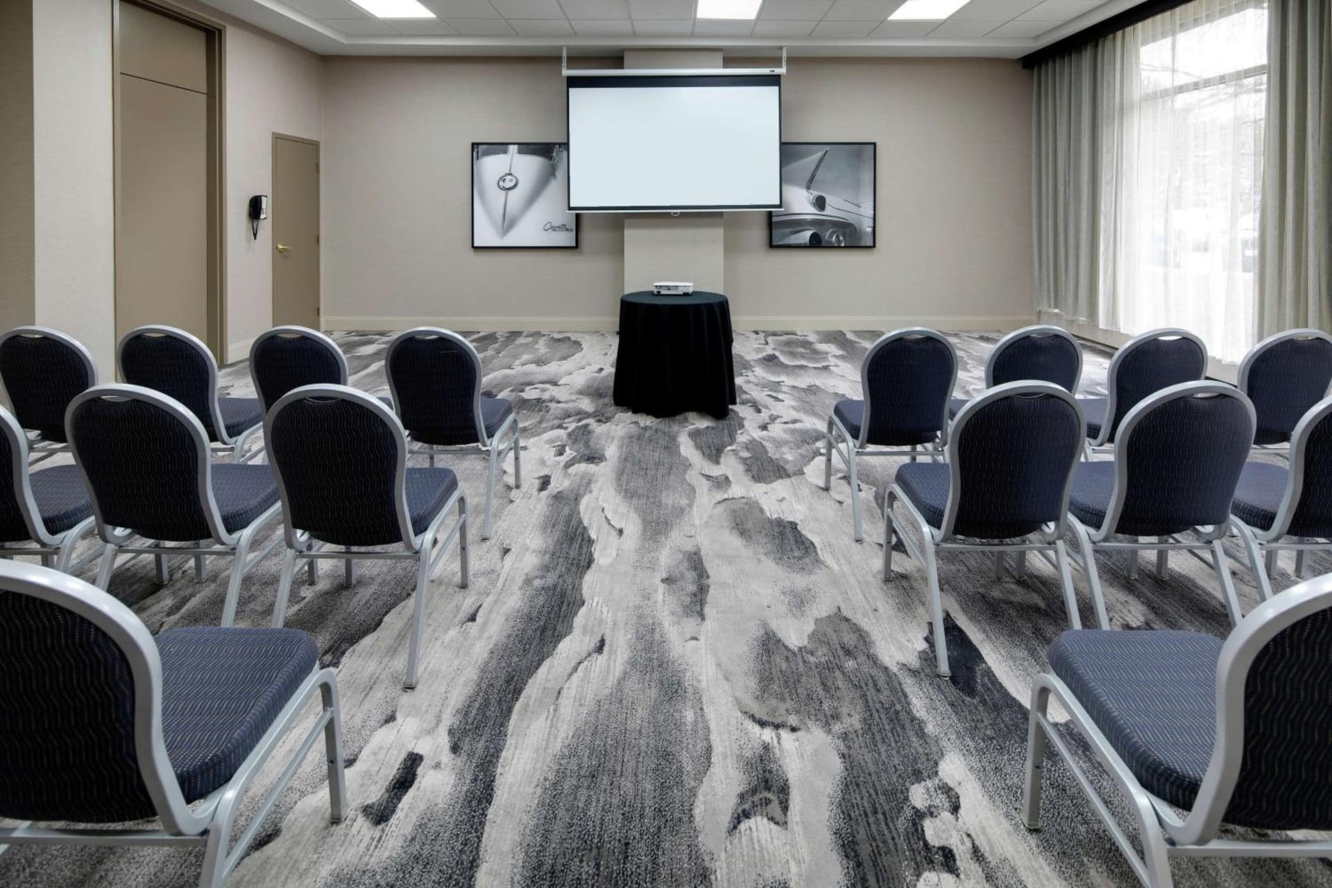 Embassy Suites by Hilton Detroit Troy Auburn Hills gallery photo in Troy, MI — image 9