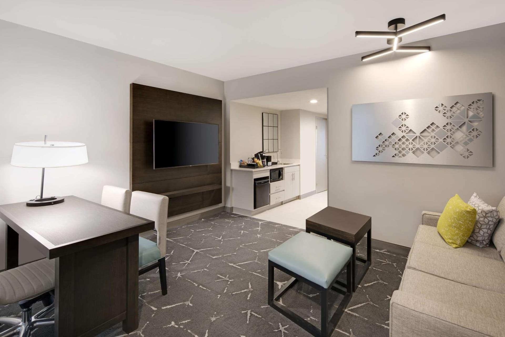 Embassy Suites by Hilton Atlanta Perimeter Center gallery photo in Atlanta, GA — image 6