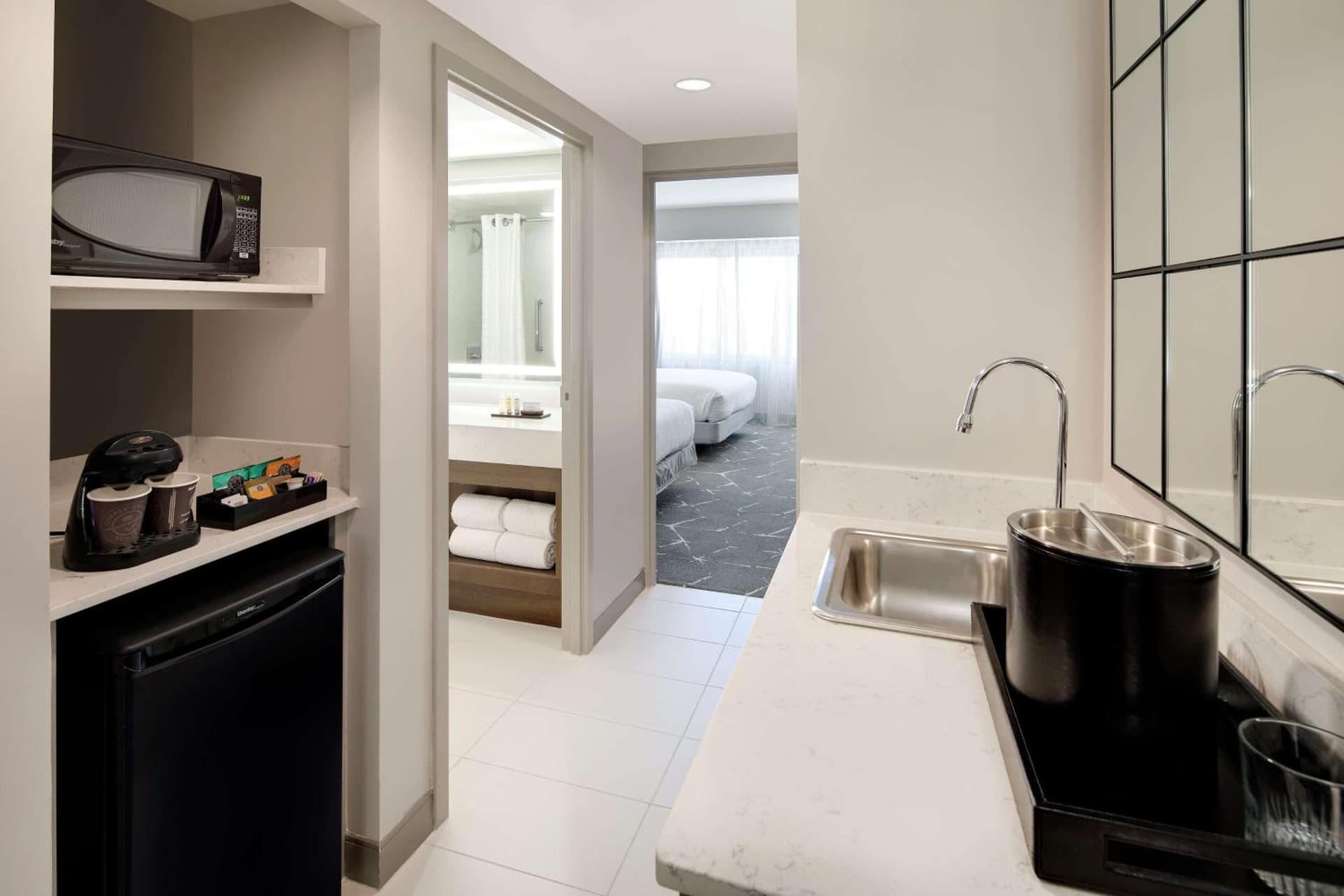 Embassy Suites by Hilton Atlanta Perimeter Center gallery photo in Atlanta, GA — image 43