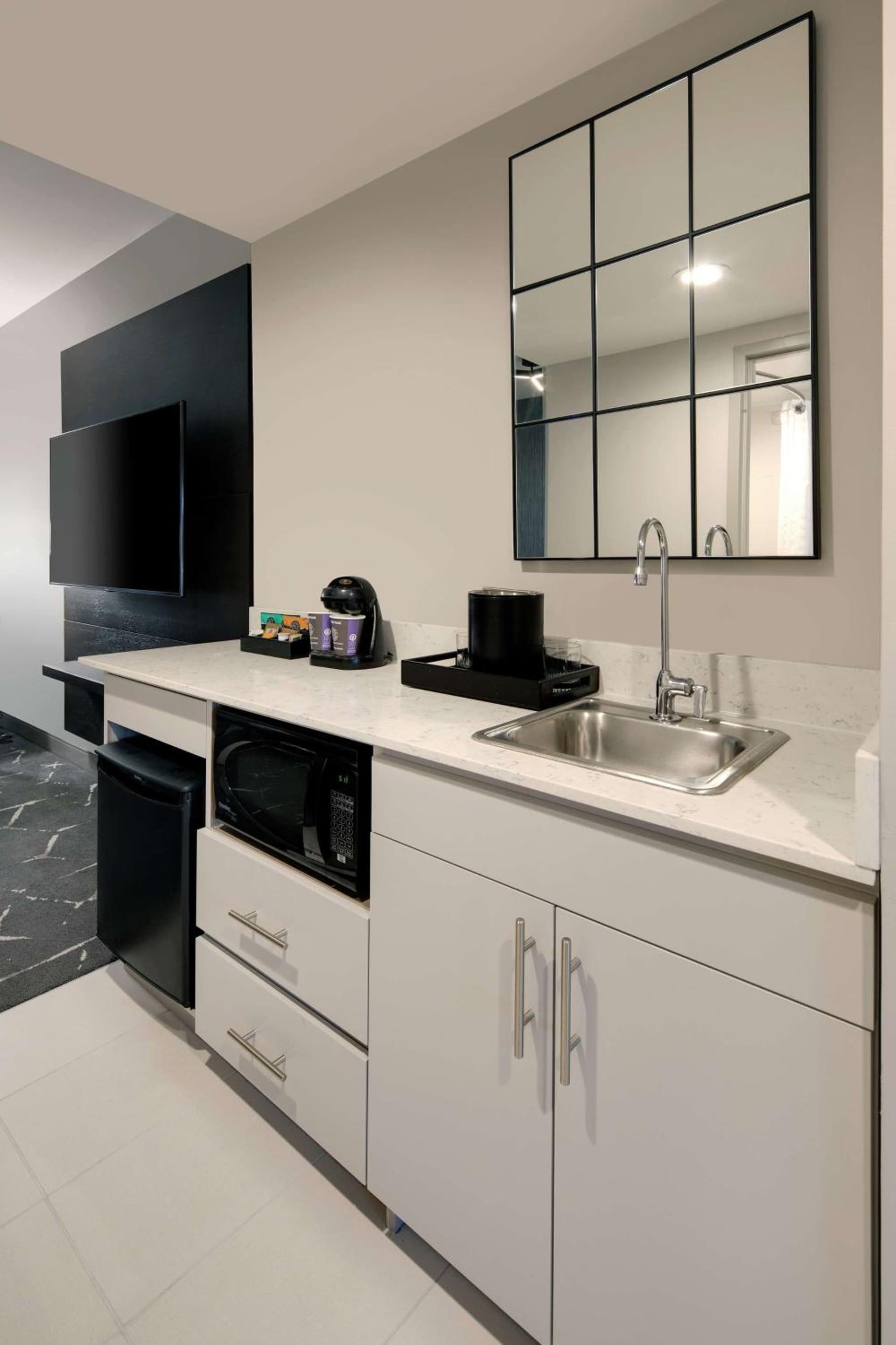 Embassy Suites by Hilton Atlanta Perimeter Center gallery photo in Atlanta, GA — image 37