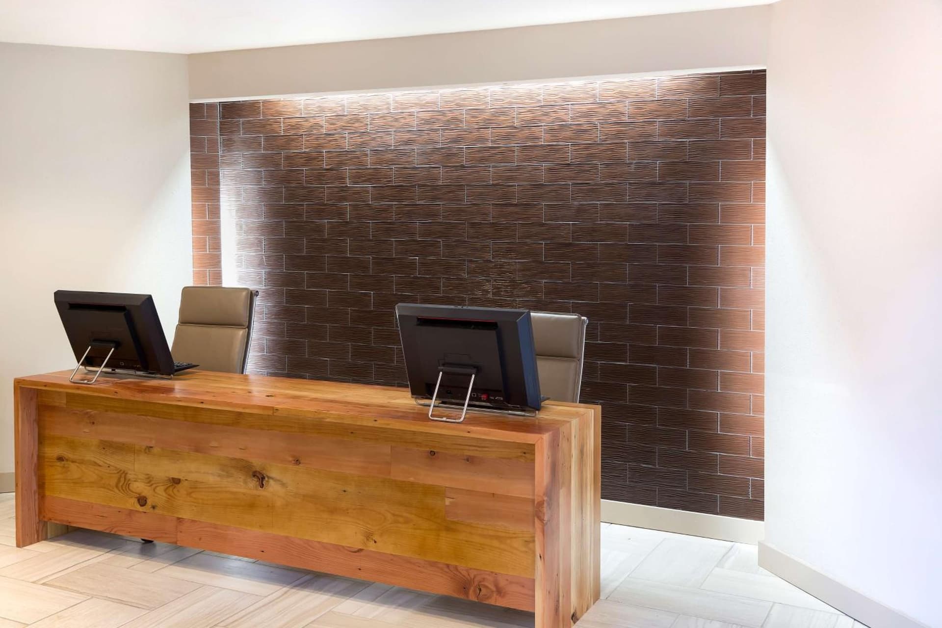 DoubleTree Suites by Hilton Nashville Airport interior in Nashville, TN — gallery photo 2