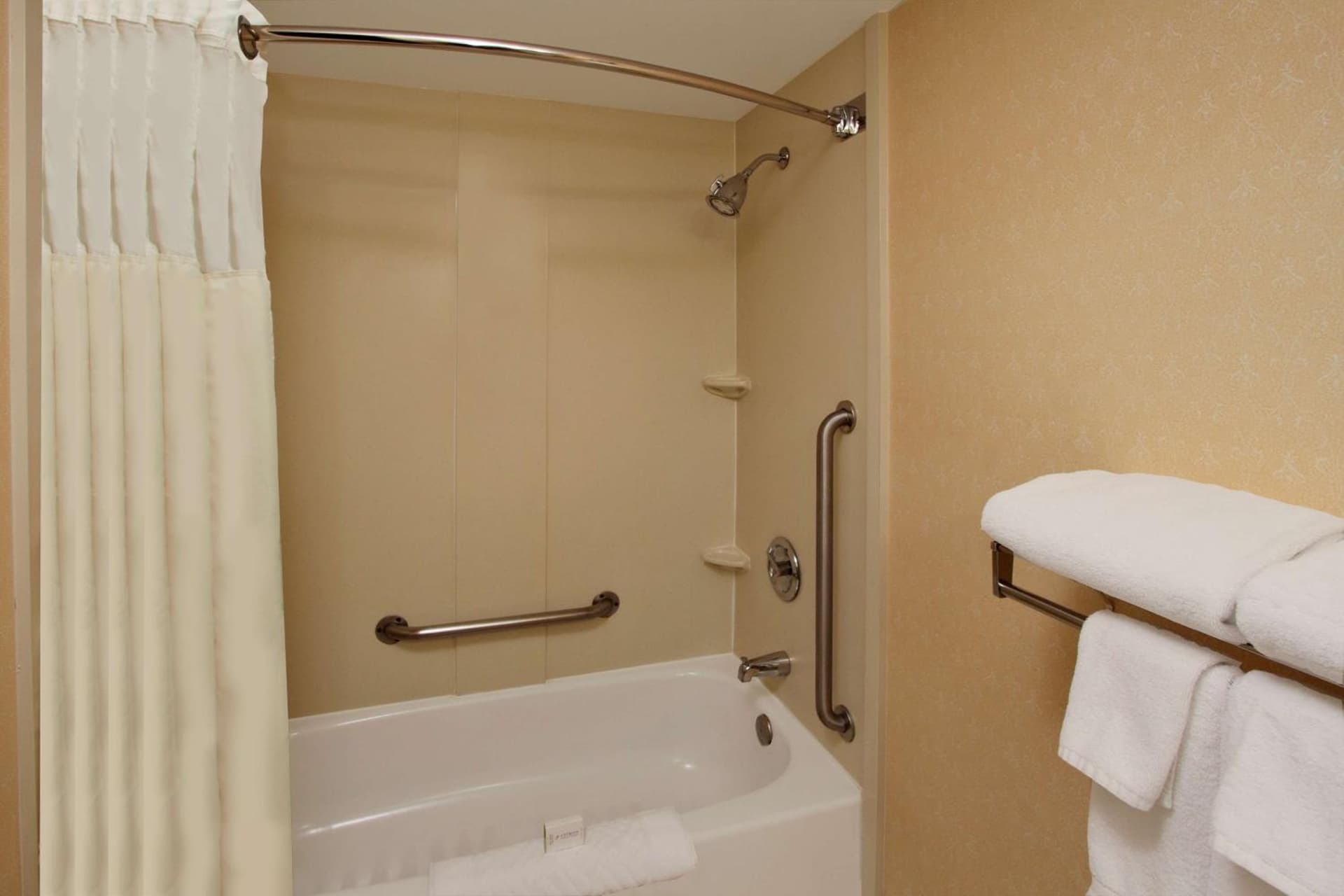 DoubleTree by Hilton Mahwah gallery photo in Mahwah, NJ — image 38