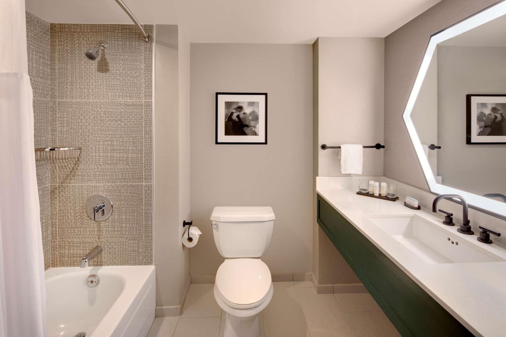 Embassy Suites by Hilton San Rafael at Marin Center gallery photo in San Rafael, CA — image 14