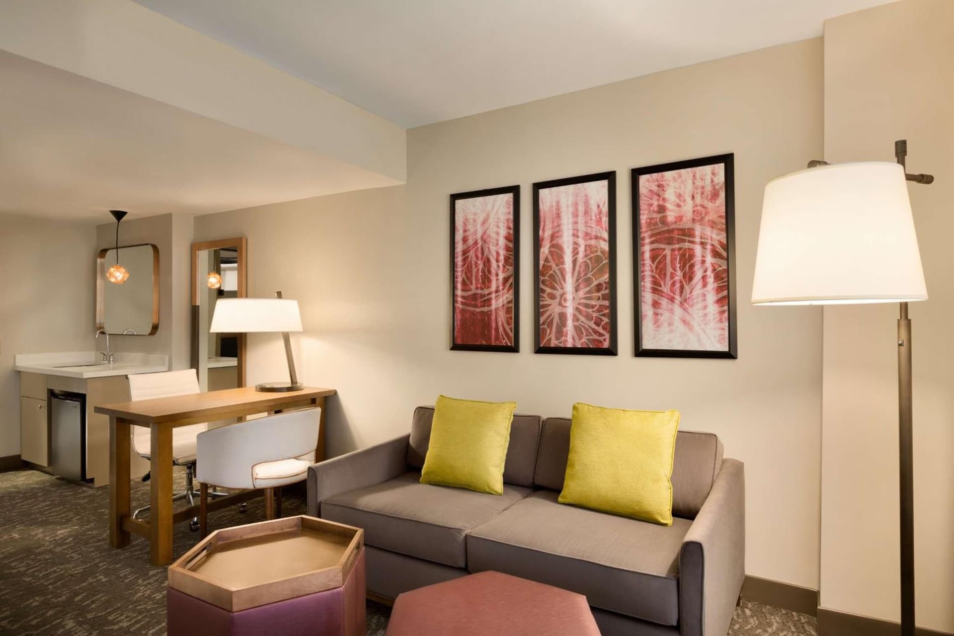 Embassy Suites by Hilton Phoenix Downtown North gallery photo in Phoenix, AZ — image 49