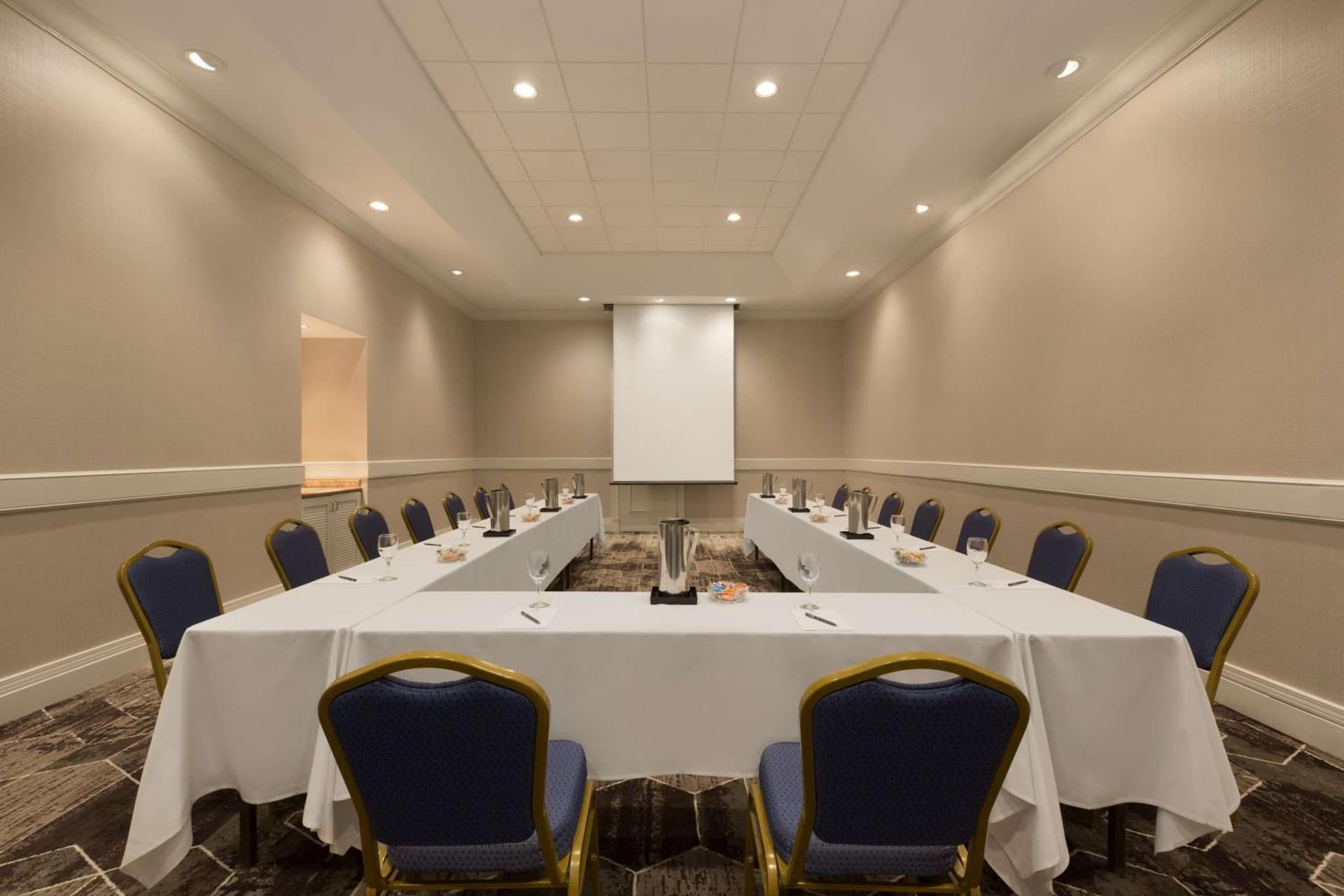 Embassy Suites by Hilton Phoenix Downtown North gallery photo in Phoenix, AZ — image 44