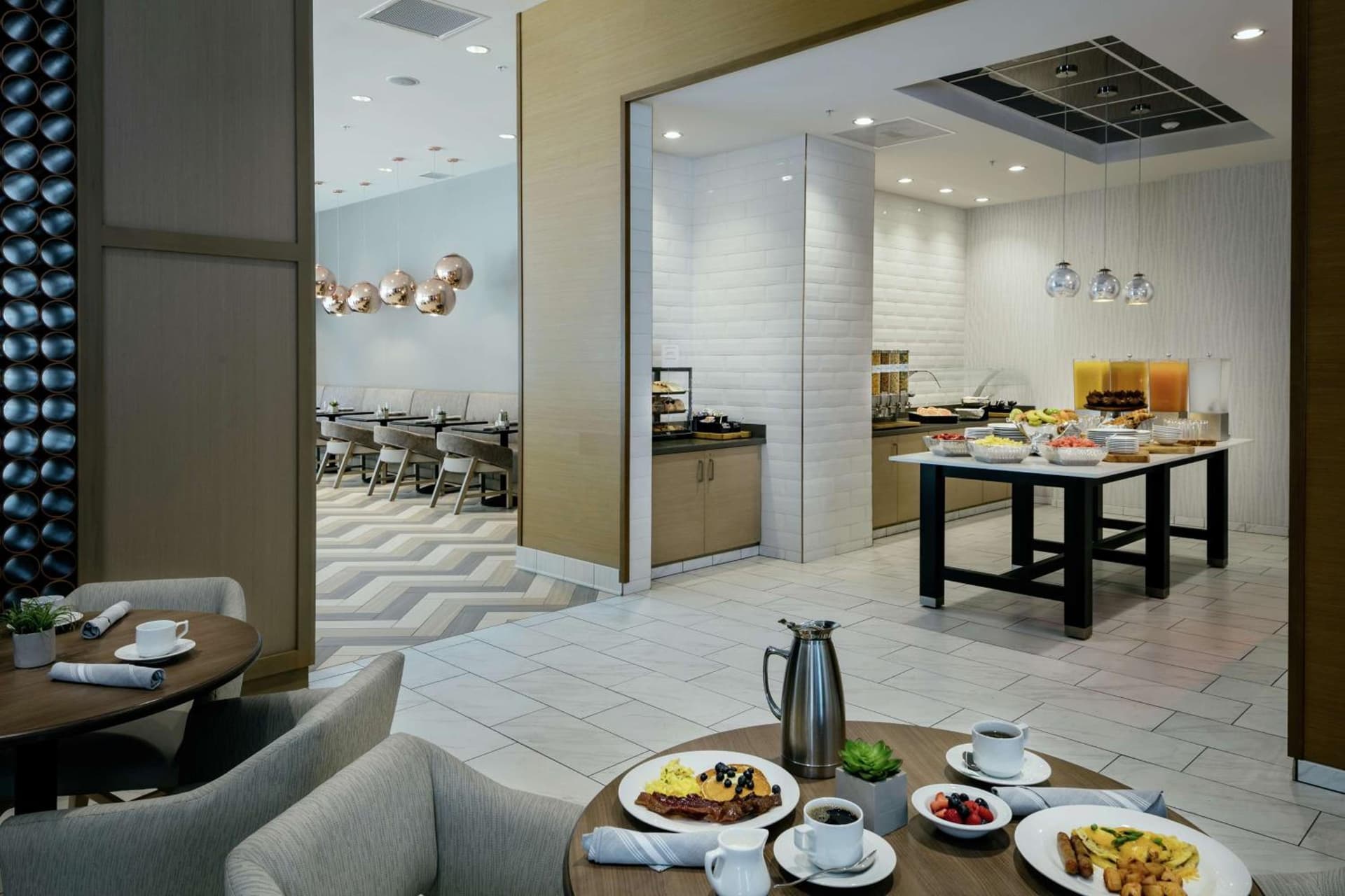 Hilton Garden Inn Seattle Bellevue Downtown, WA interior in Bellevue, WA — gallery photo 2