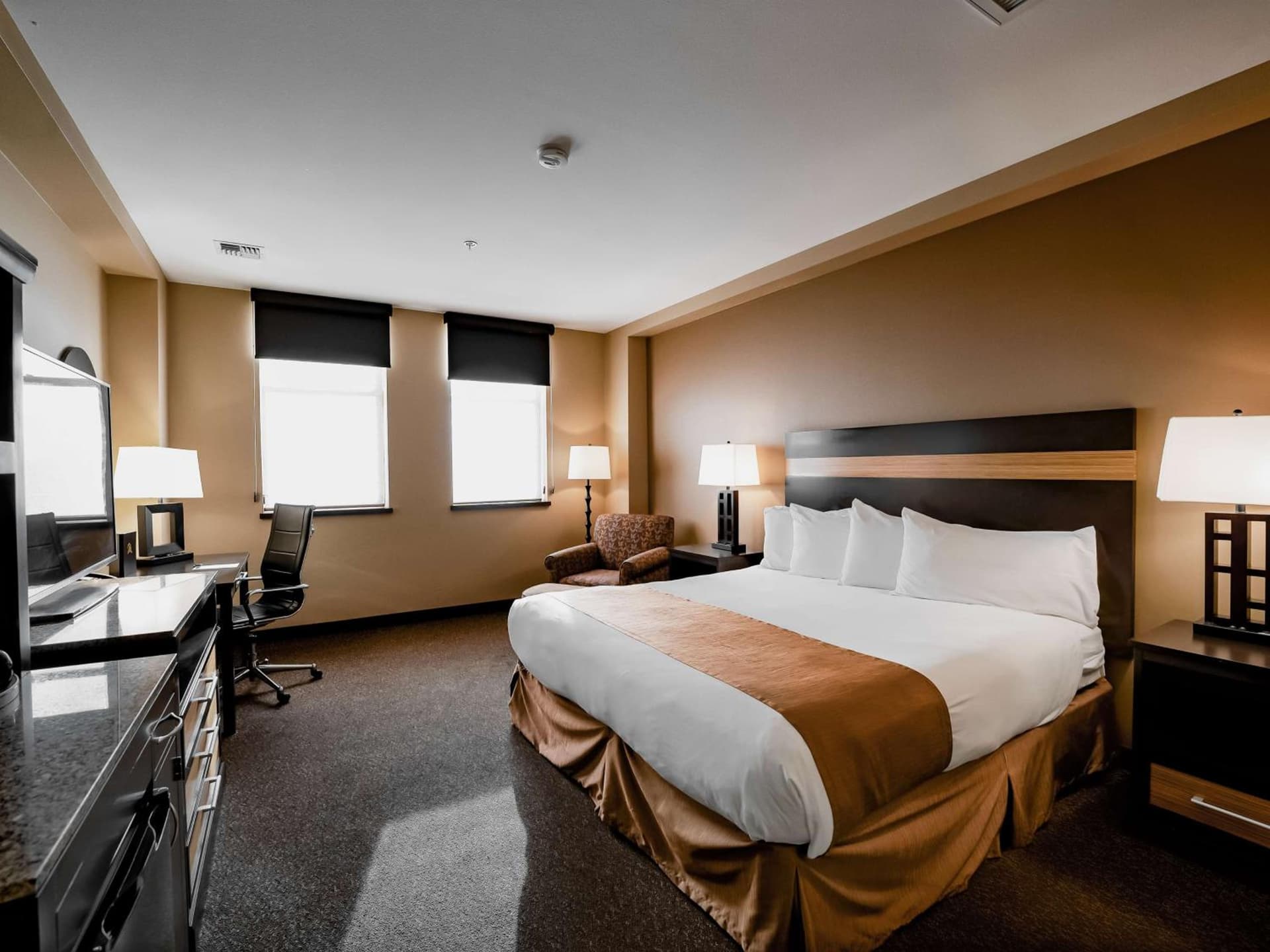 Hotel Maison Yakima Tapestry Collection by Hilton property views in Yakima, WA — gallery photo 3