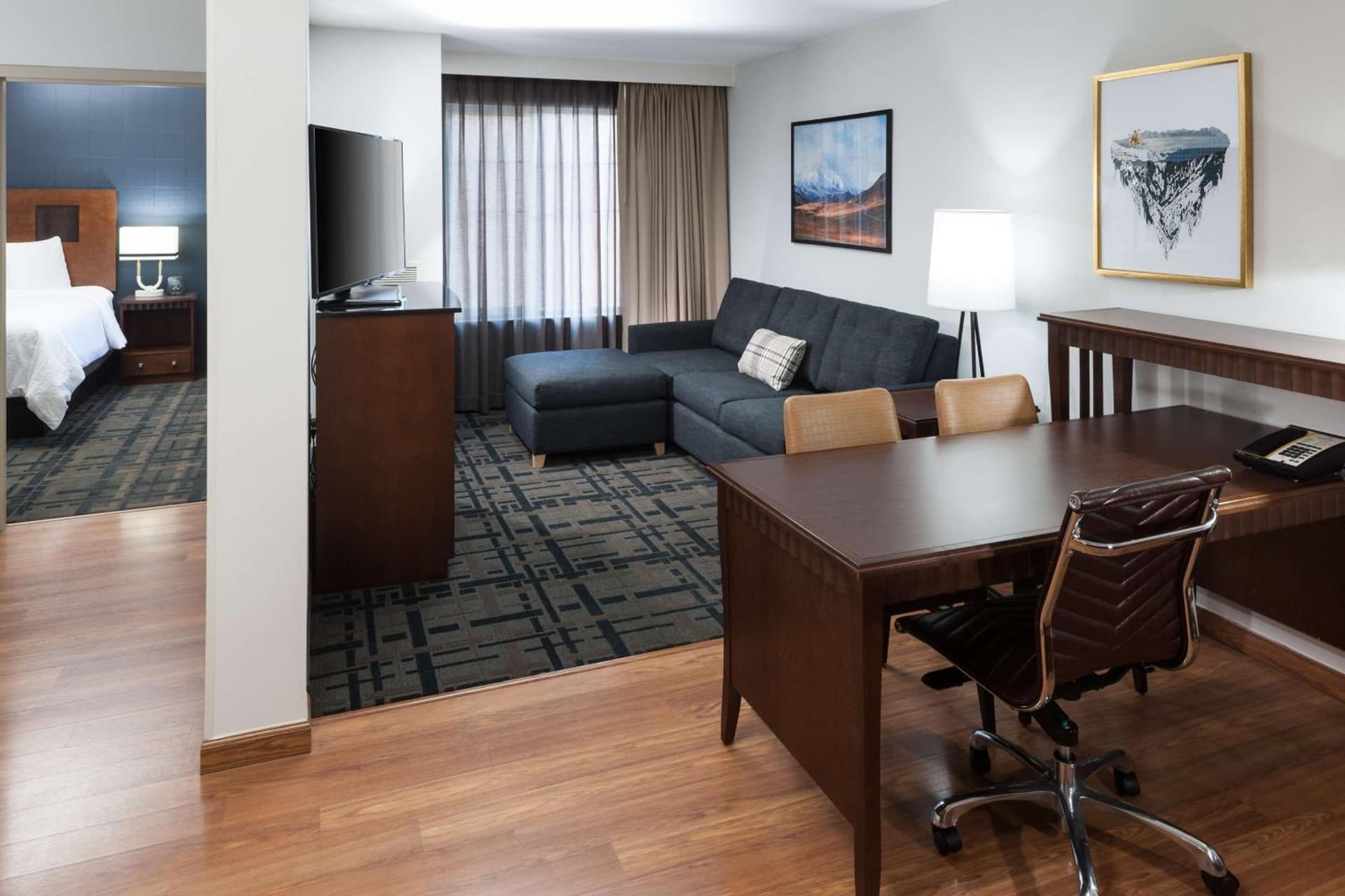 Embassy Suites by Hilton Anchorage gallery photo in Anchorage, AK — image 7
