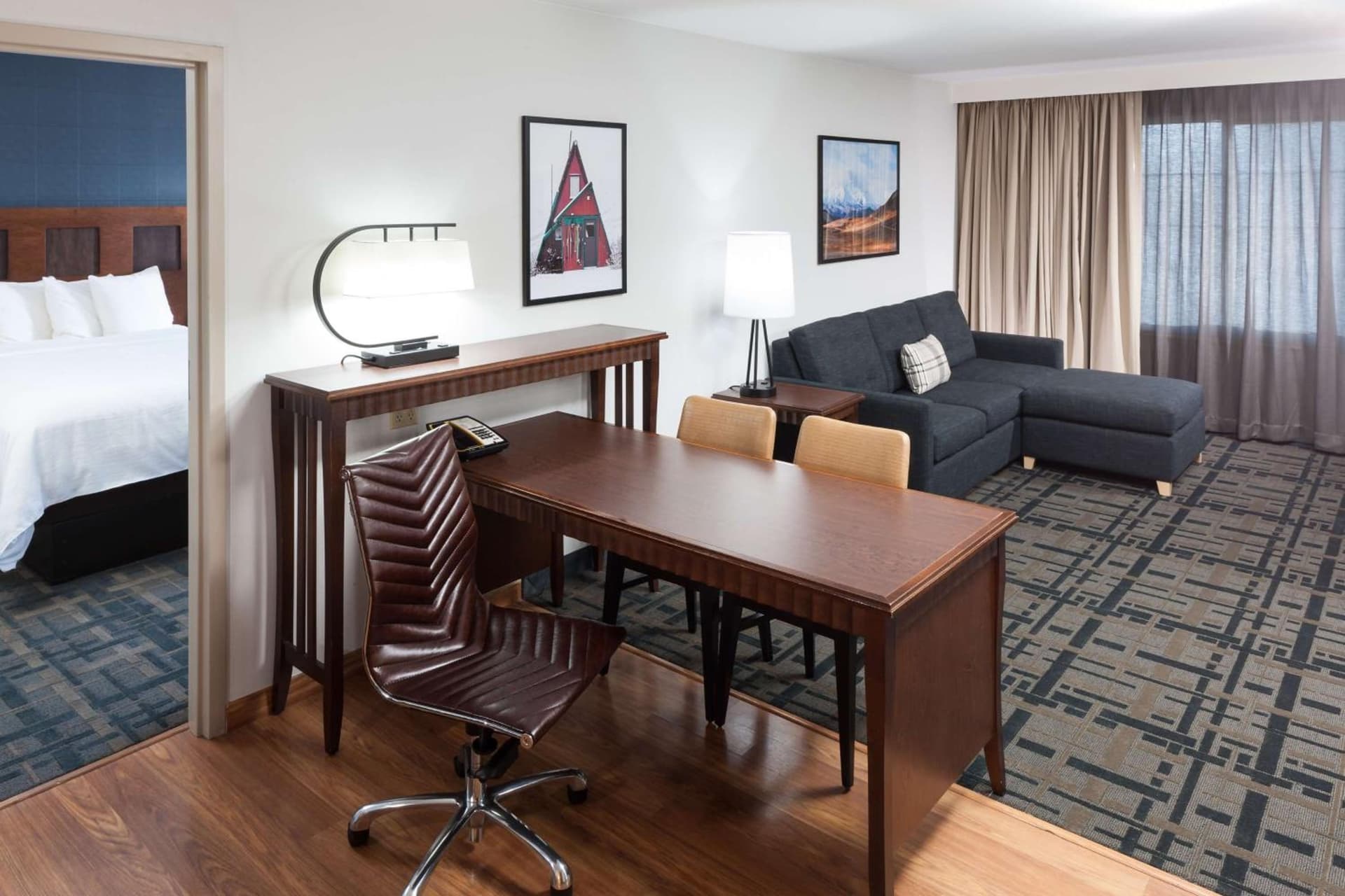 Embassy Suites by Hilton Anchorage gallery photo in Anchorage, AK — image 4