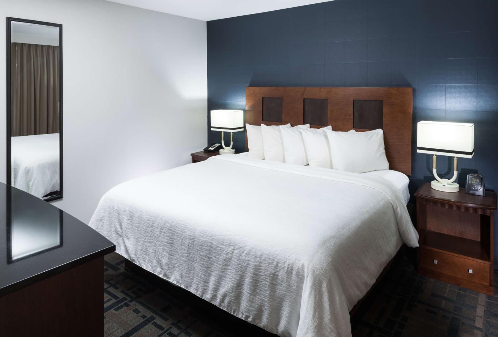 Embassy Suites by Hilton Anchorage gallery photo in Anchorage, AK — image 14