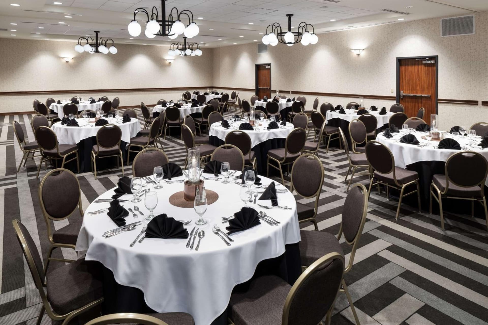 Embassy Suites by Hilton Anchorage gallery photo in Anchorage, AK — image 5