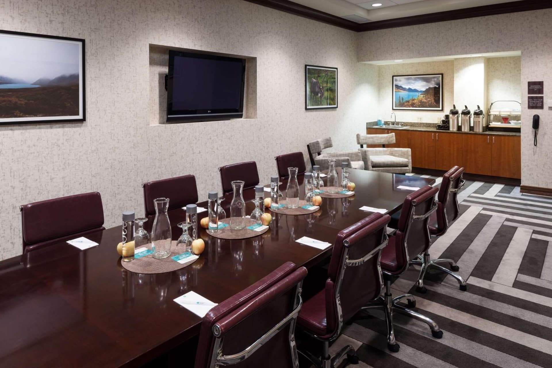 Embassy Suites by Hilton Anchorage gallery photo in Anchorage, AK — image 13
