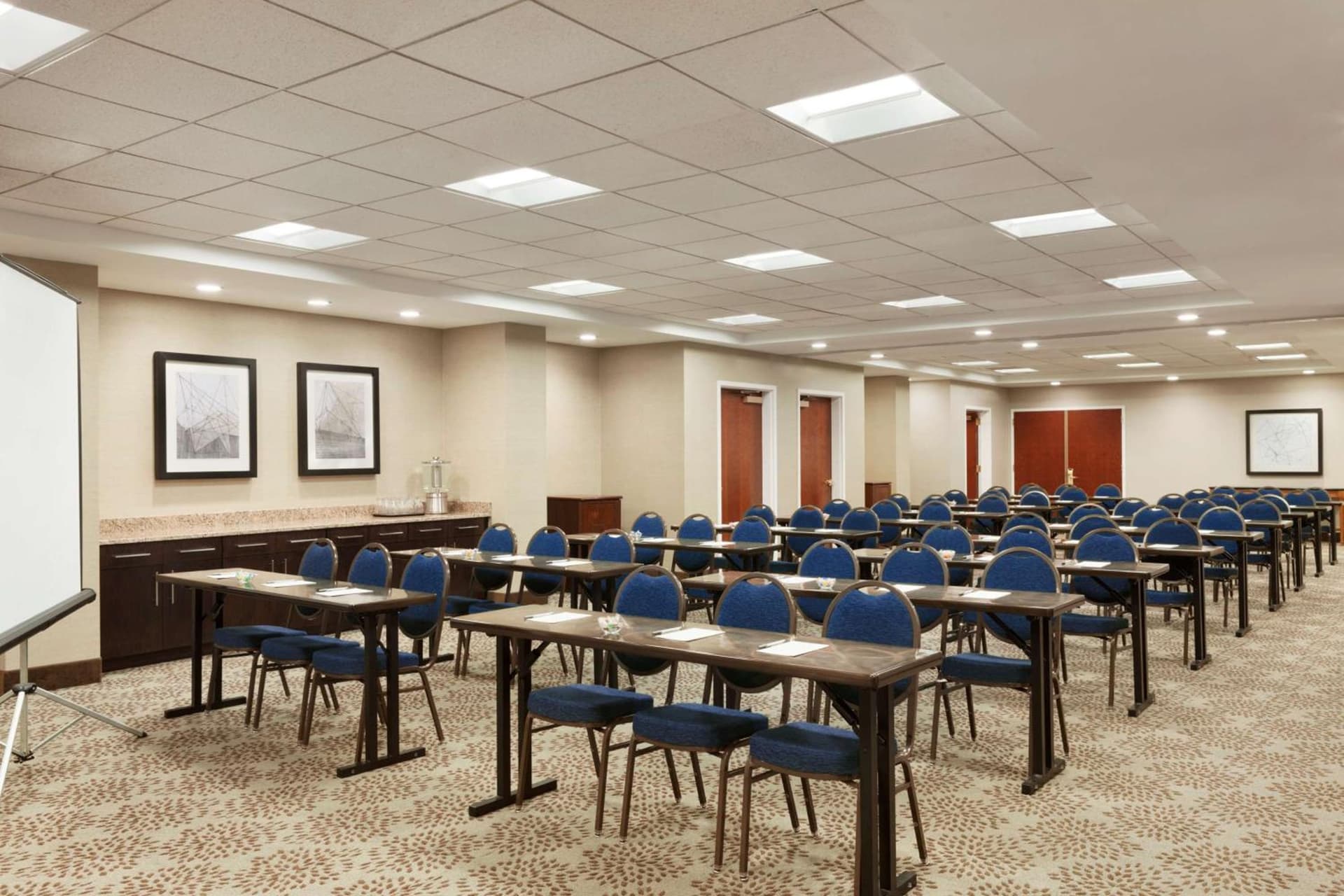 Hampton Inn Long Island-Brookhaven gallery photo in Farmingville, NY — image 10