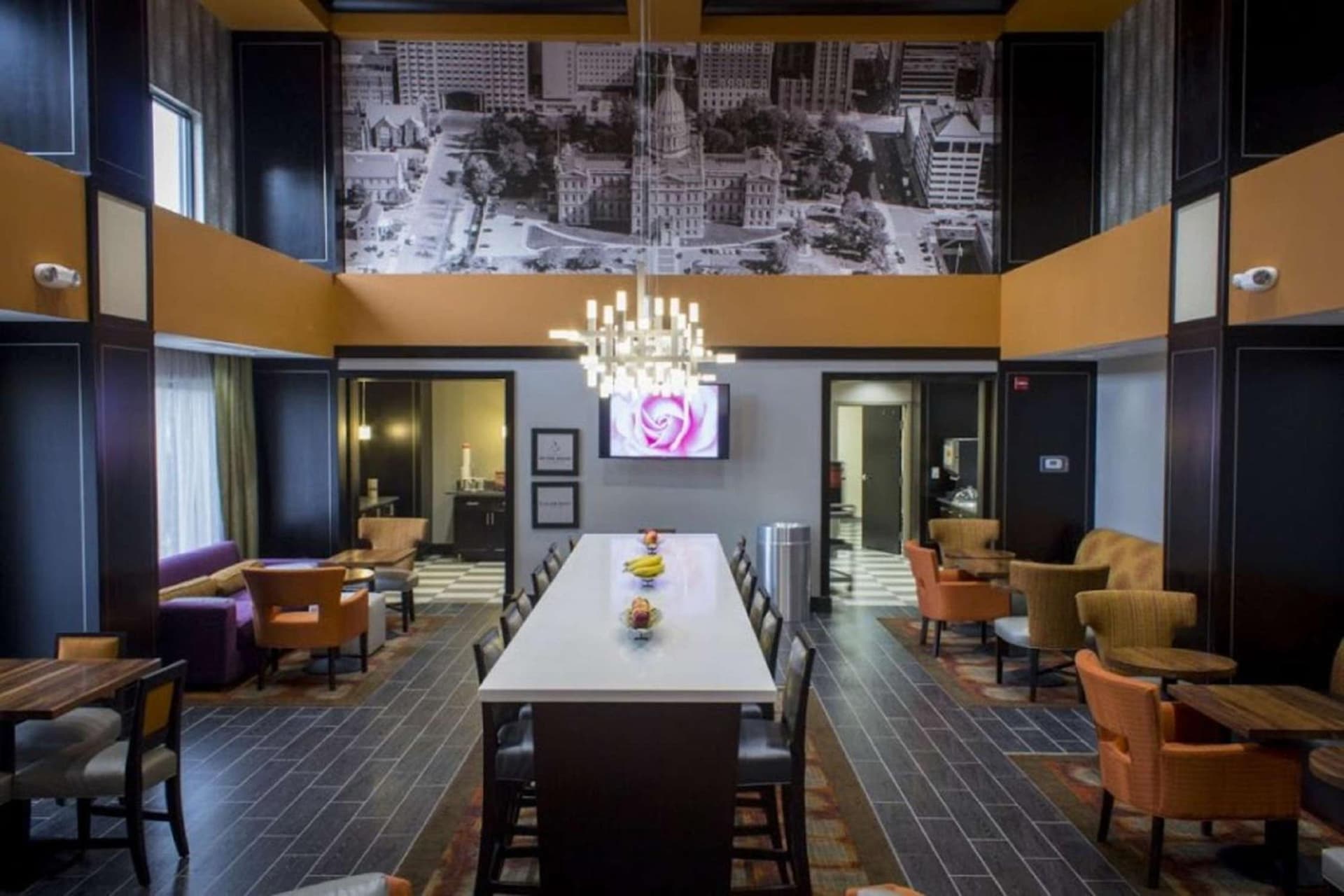 Hampton by Hilton Lansing West interior in Lansing, MI — gallery photo 2