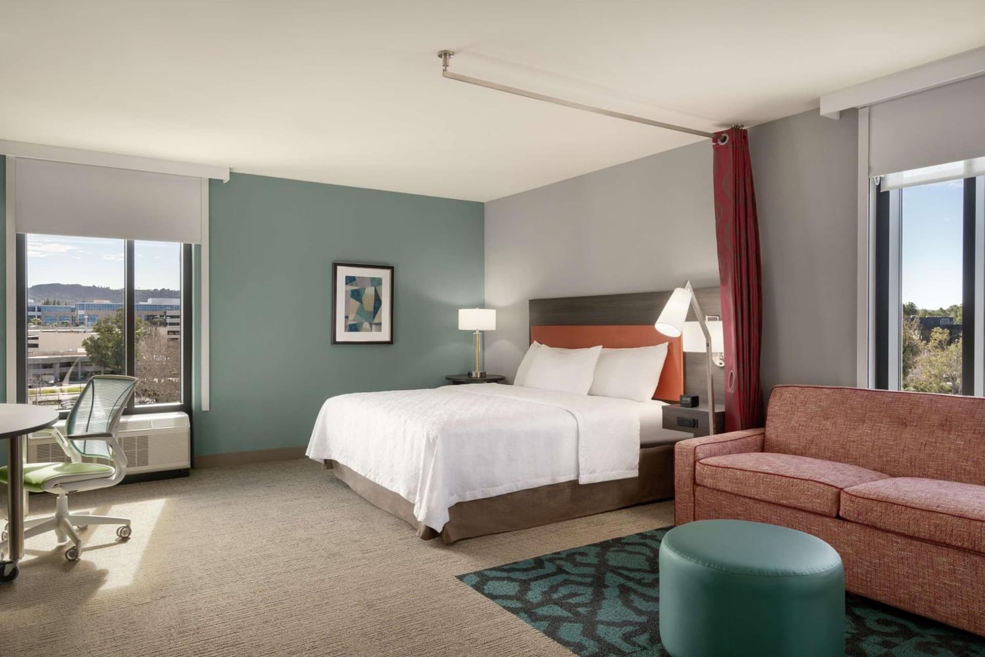 Home2 Suites By Hilton Woodland Hills Los Angeles gallery photo in Woodland Hills, CA — image 9