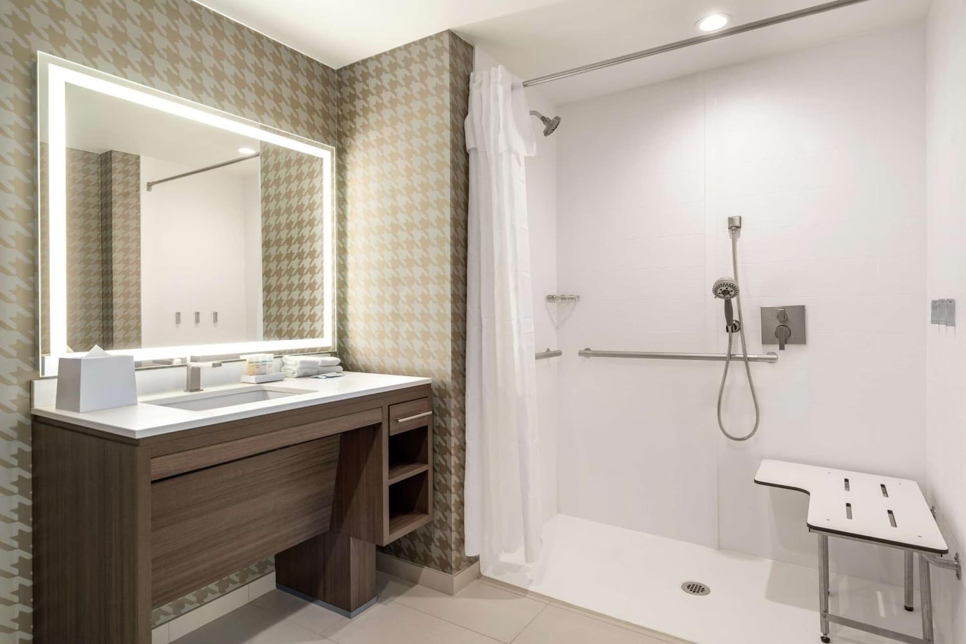 Home2 Suites By Hilton Woodland Hills Los Angeles gallery photo in Woodland Hills, CA — image 10