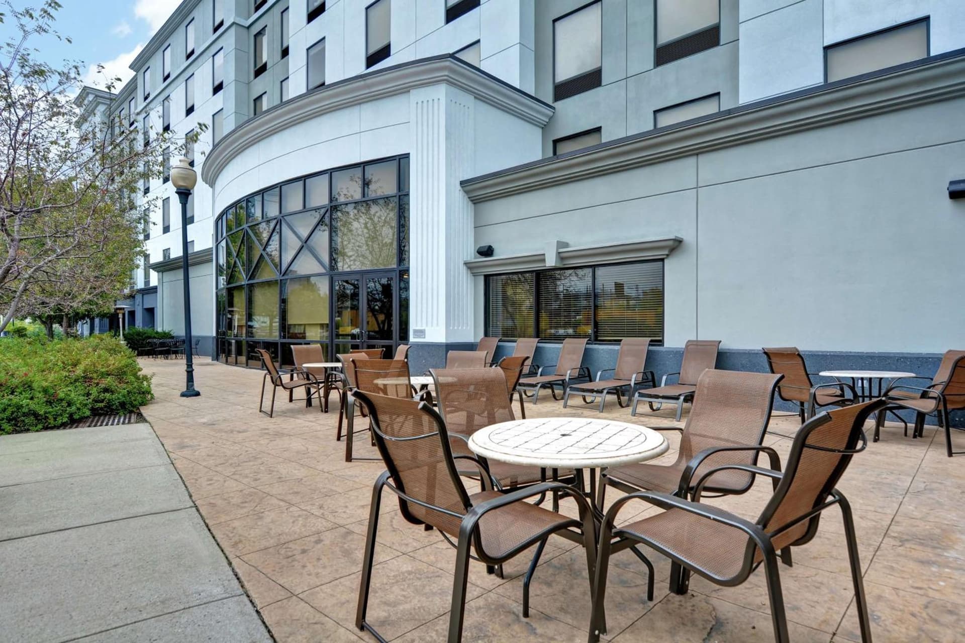 Hampton Inn & Suites Newark-Harrison-Riverwalk gallery photo in Newark, NJ — image 32
