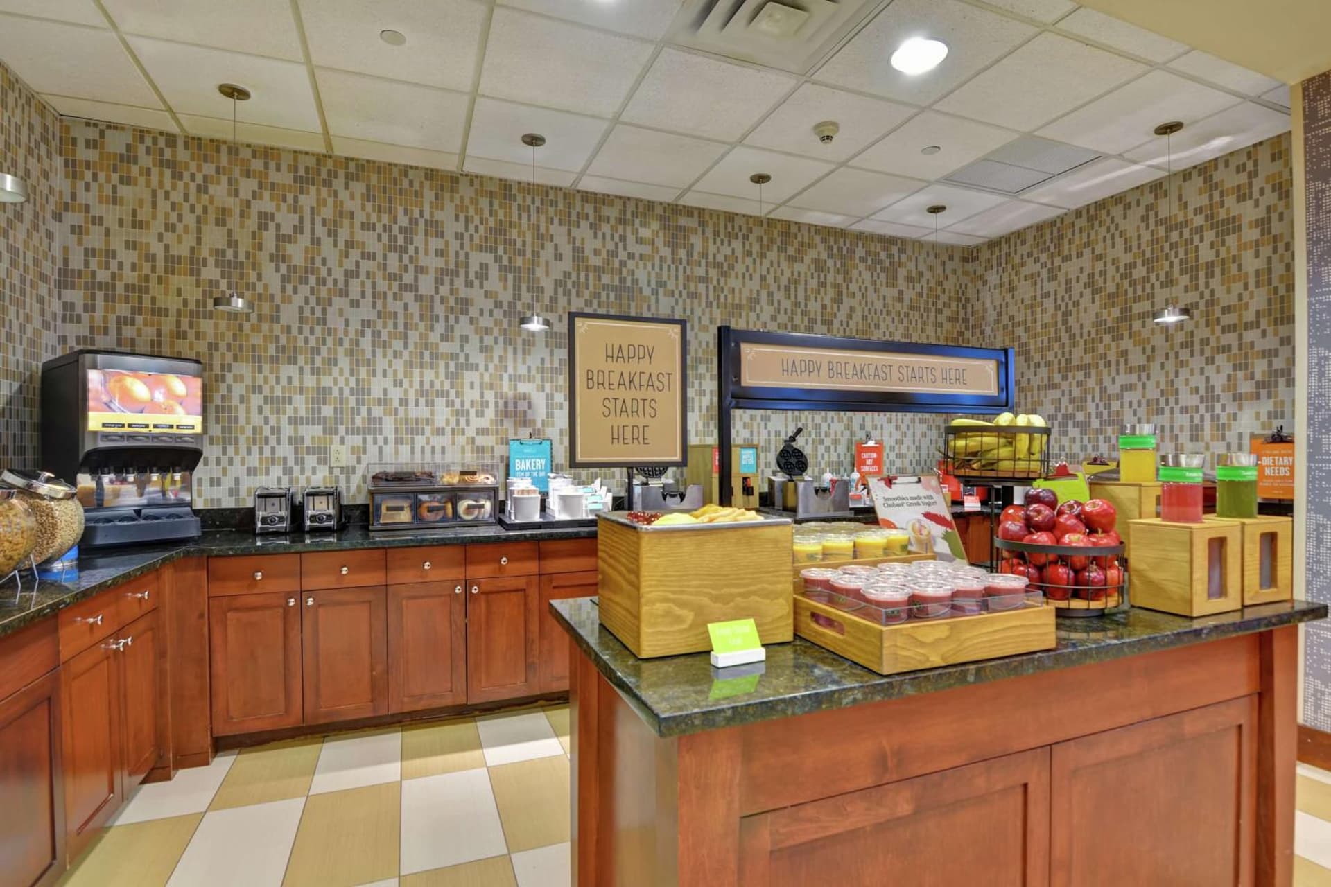 Hampton Inn & Suites Newark-Harrison-Riverwalk property views in Newark, NJ — gallery photo 3