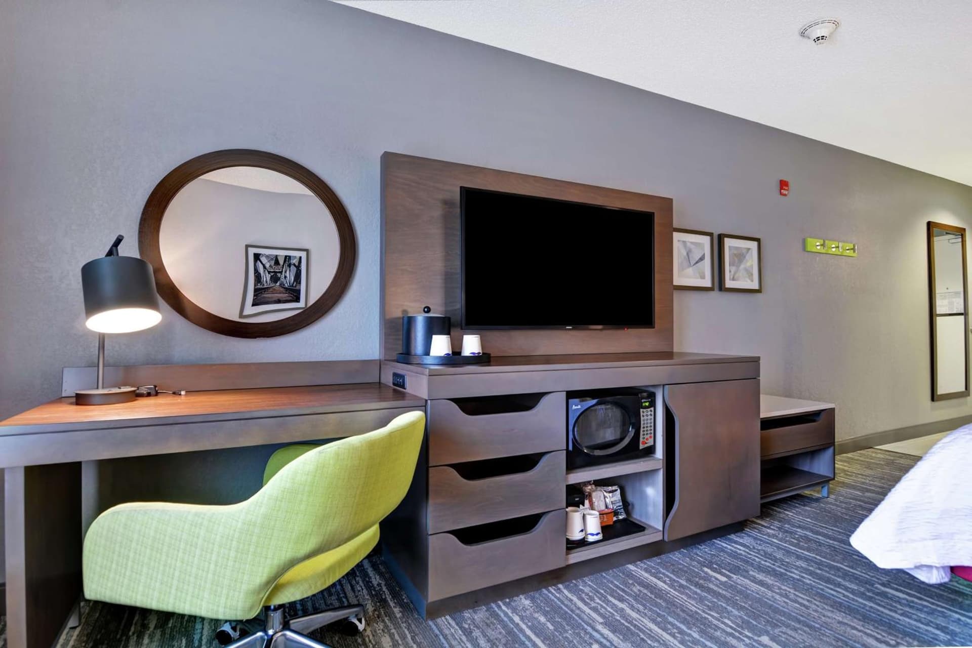 Hampton Inn & Suites Newark-Harrison-Riverwalk gallery photo in Newark, NJ — image 15