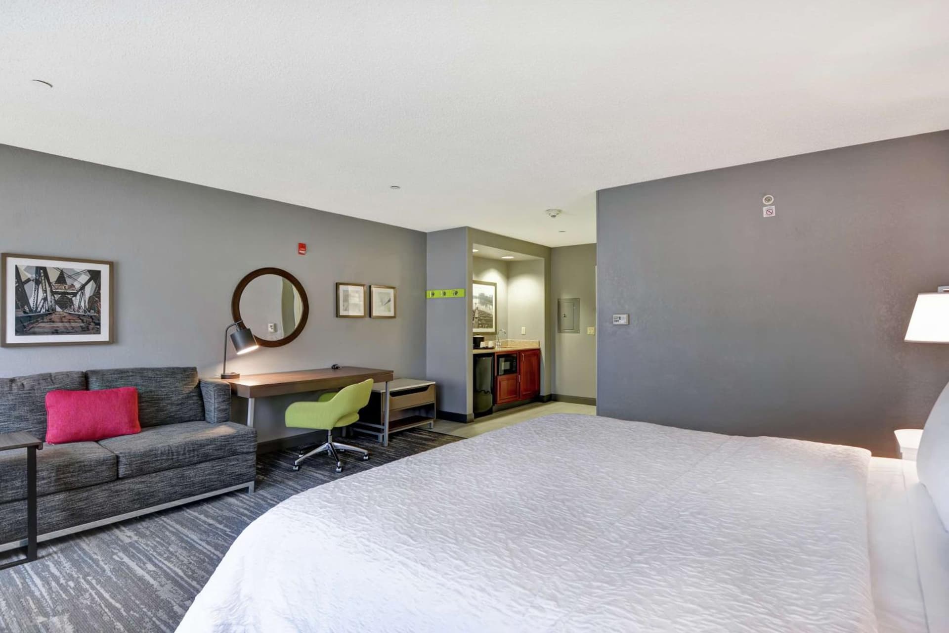 Hampton Inn & Suites Newark-Harrison-Riverwalk gallery photo in Newark, NJ — image 13