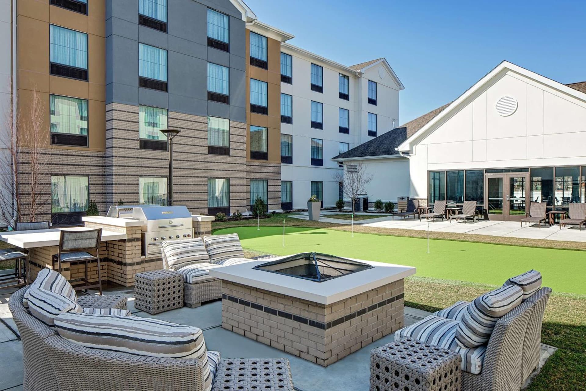 Homewood Suites By Hilton Ronkonkoma interior in Ronkonkoma, NY — gallery photo 2