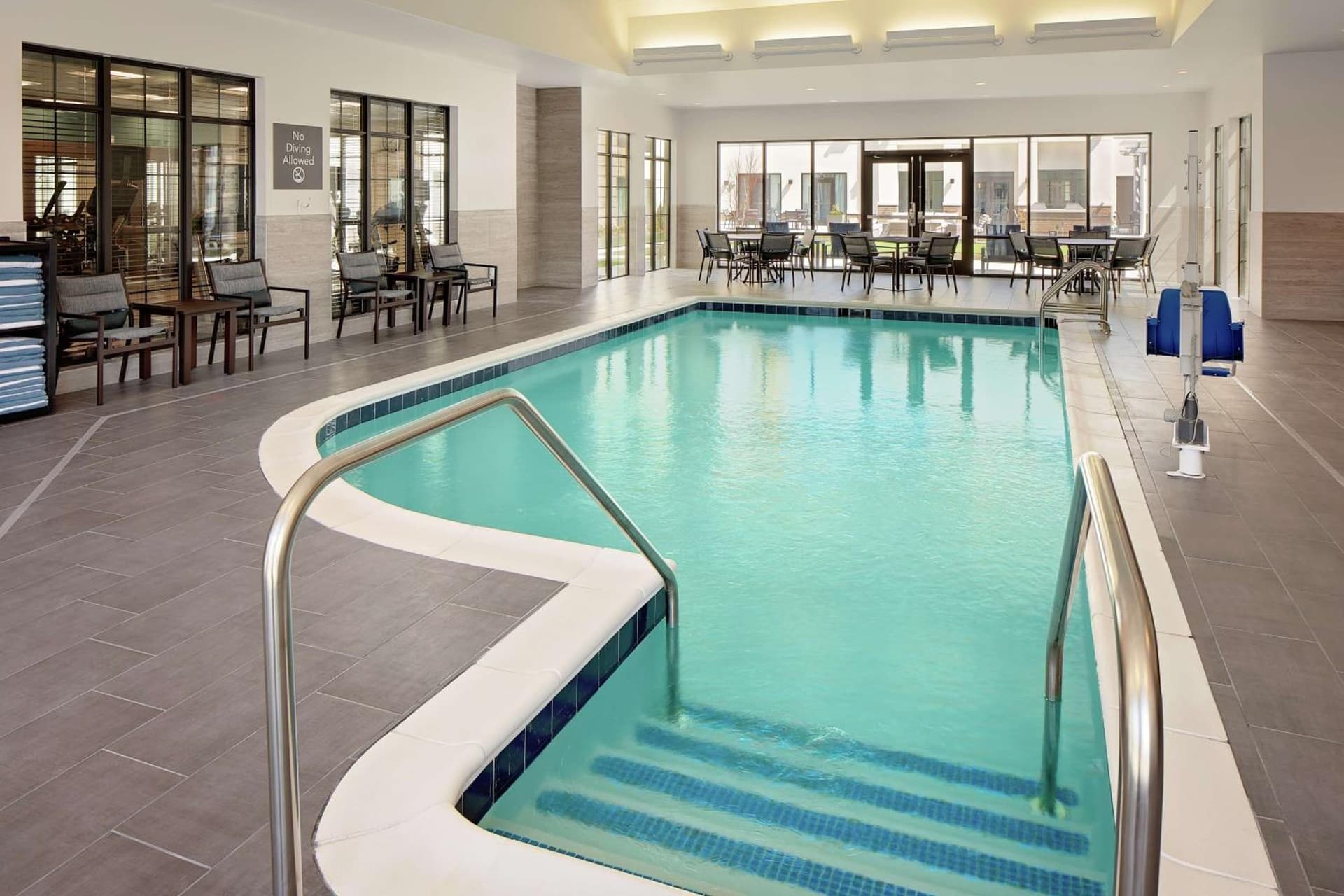 Homewood Suites By Hilton Ronkonkoma gallery photo in Ronkonkoma, NY — image 7