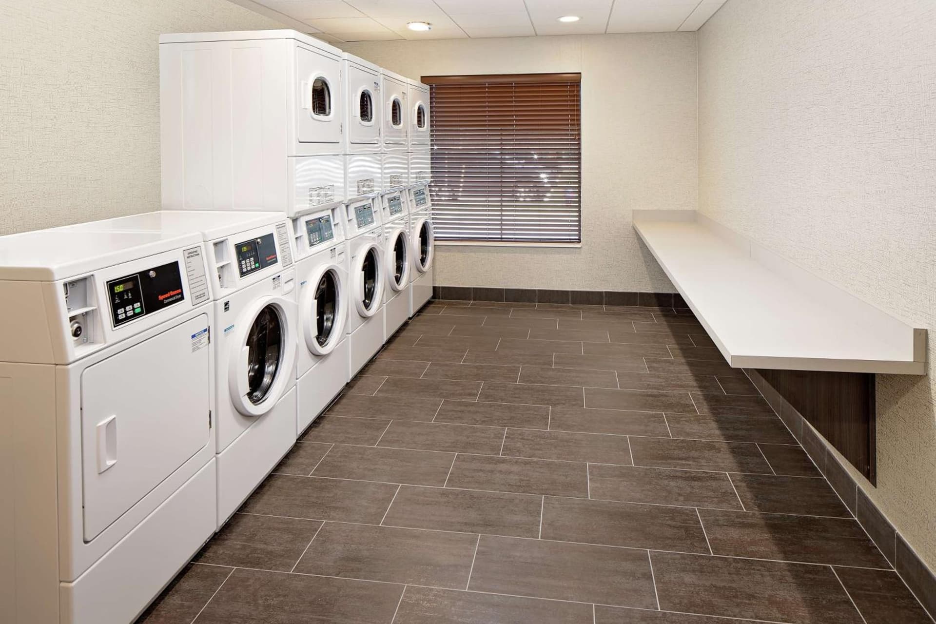 Homewood Suites By Hilton Ronkonkoma gallery photo in Ronkonkoma, NY — image 13