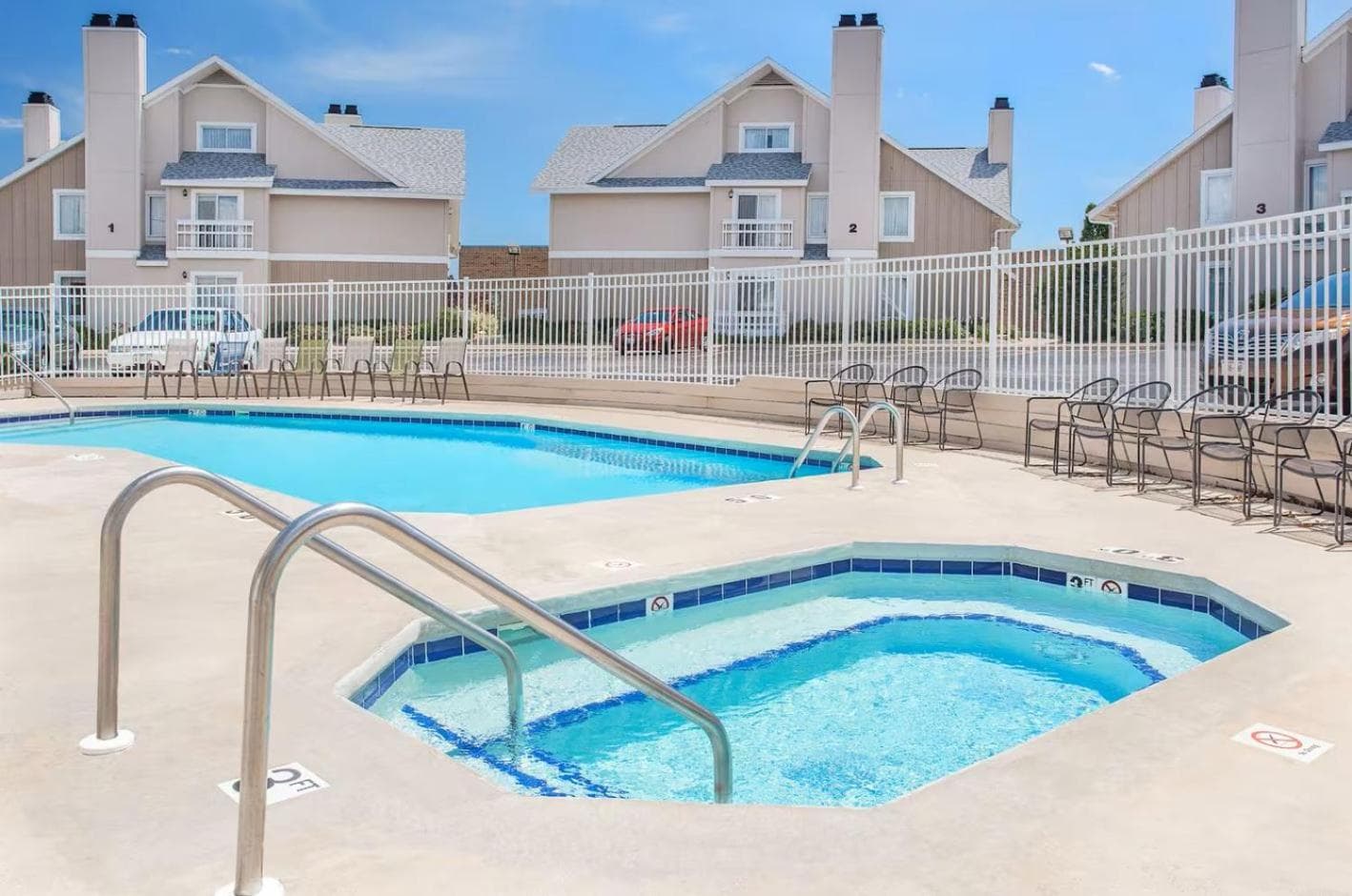 Hawthorn Extended Stay by Wyndham Green Bay interior in Green Bay, WI — gallery photo 2