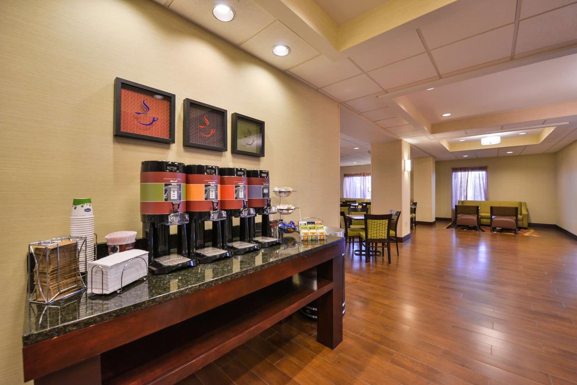 Hampton Inn Lehighton - Jim Thorpe interior in Lehighton, PA — gallery photo 2