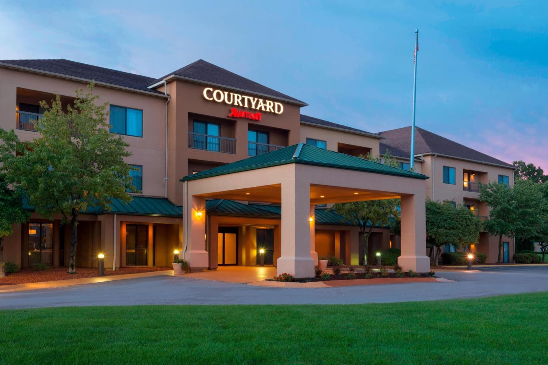 Courtyard Akron Fairlawn featured exterior or lobby in Montrose, OH — similar hotel