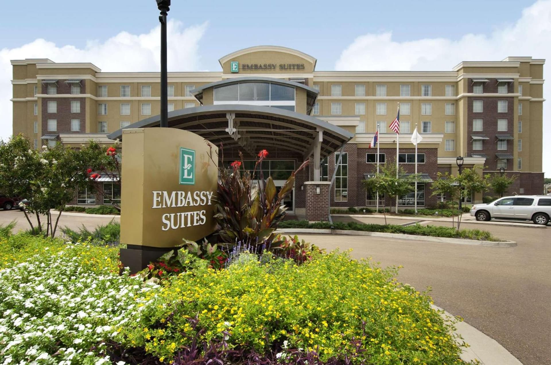 Embassy Suites by Hilton Jackson North Ridgeland interior in Ridgeland, MS — gallery photo 2