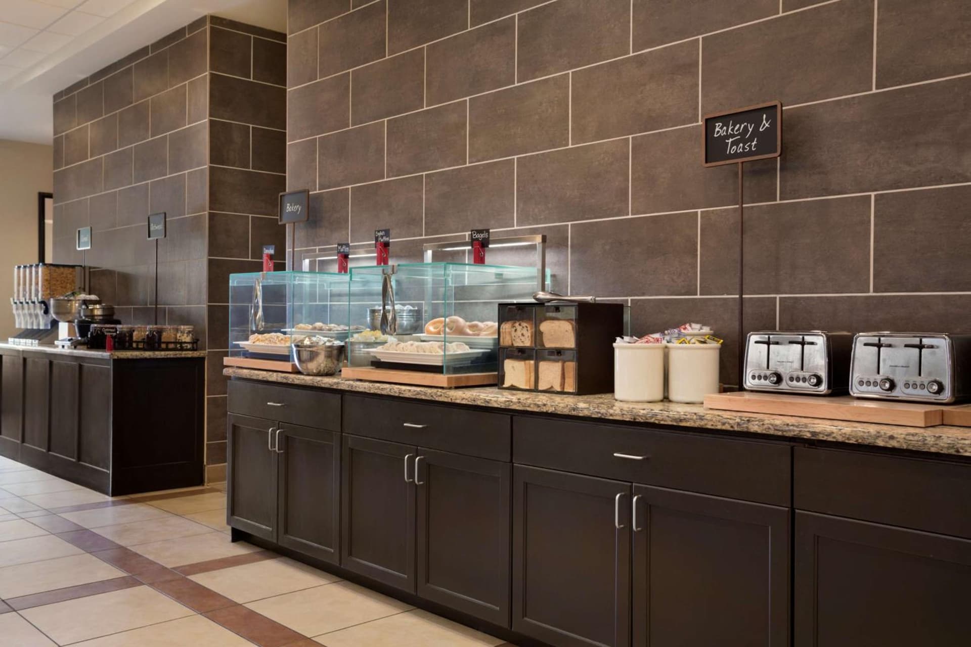 Embassy Suites by Hilton Jackson North Ridgeland gallery photo in Ridgeland, MS — image 14