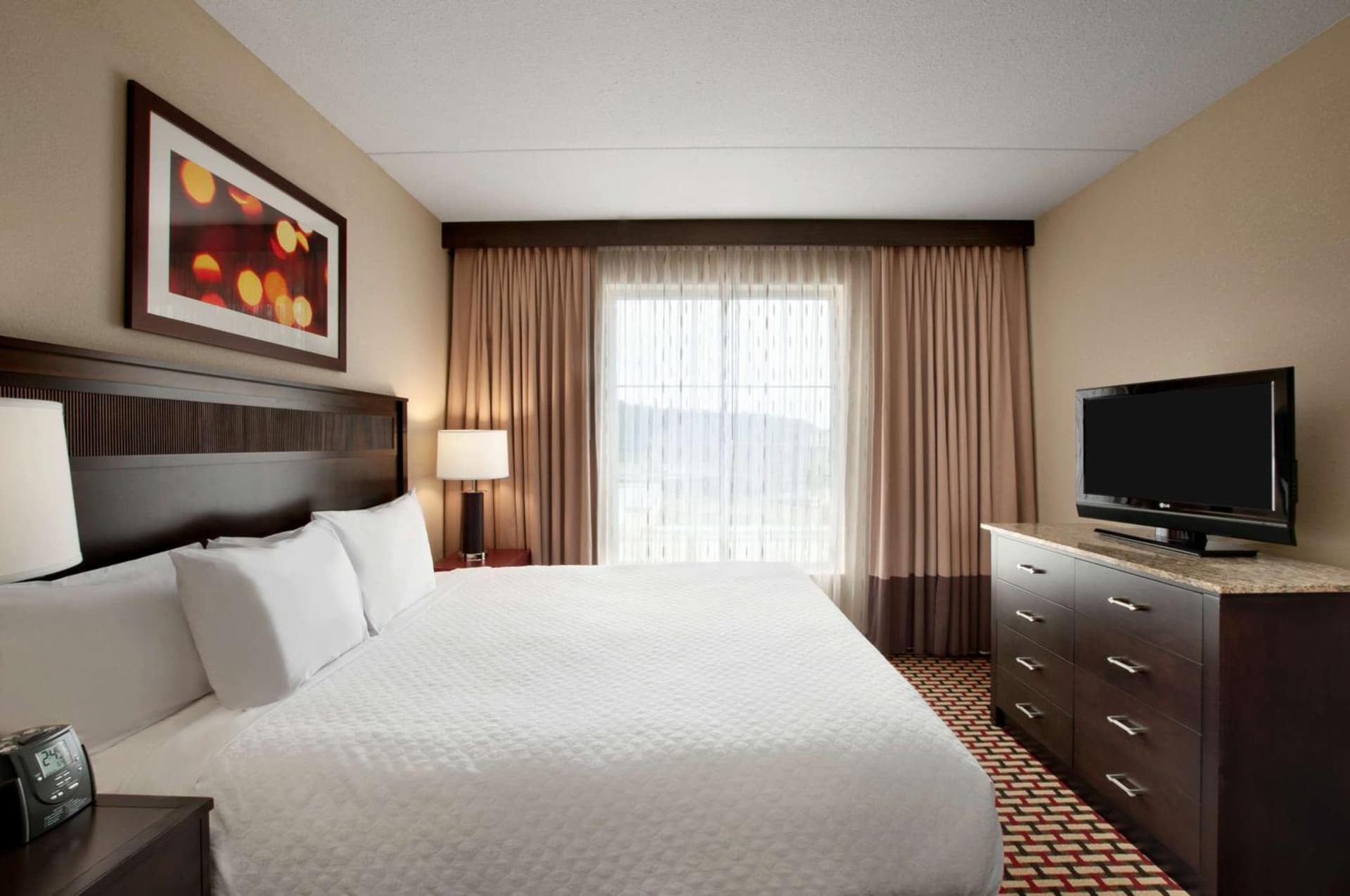 Embassy Suites by Hilton Jackson North Ridgeland interior in Ridgeland, MS — gallery photo 2