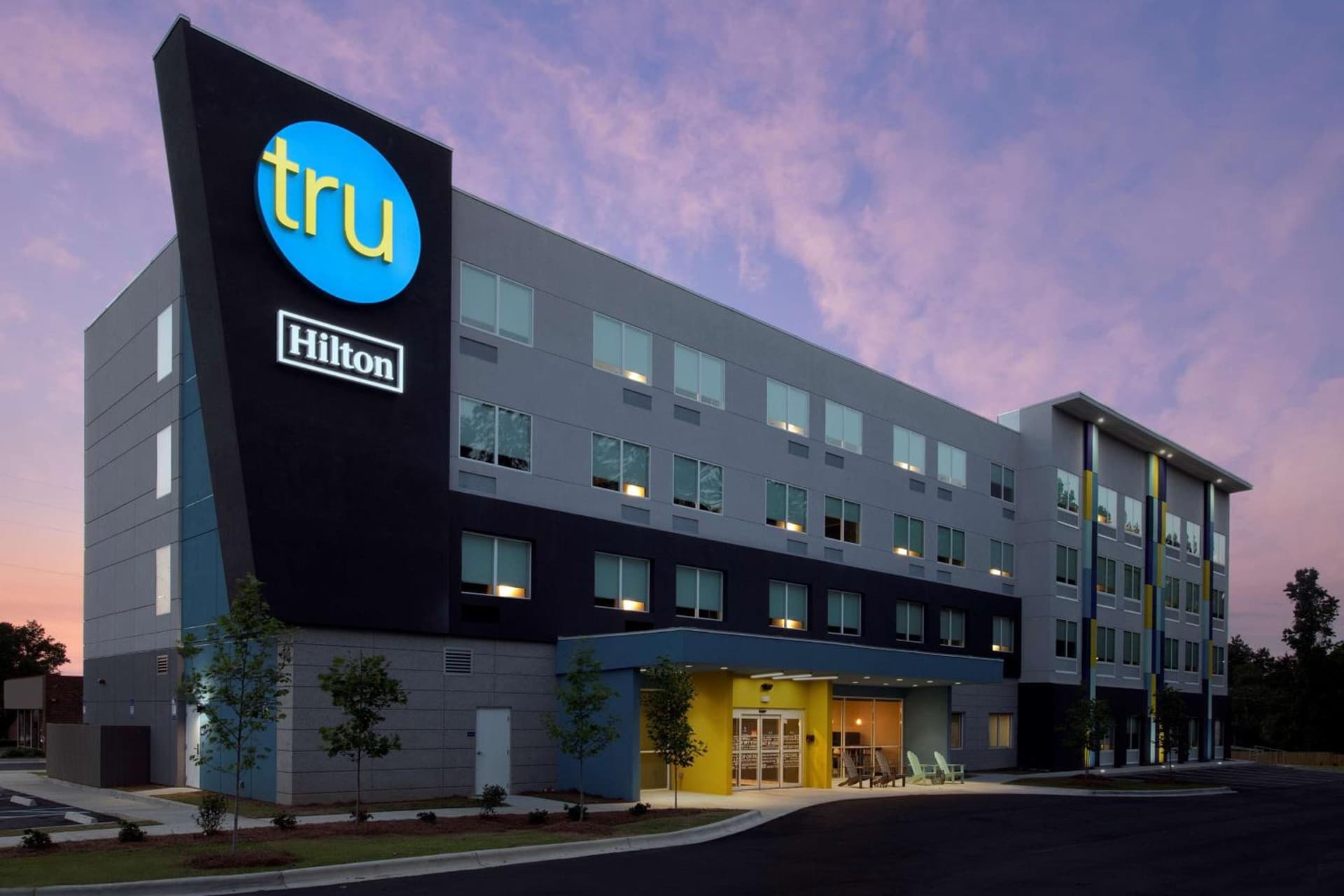Tru By Hilton Tallahassee Central interior in Tallahassee, FL — gallery photo 2