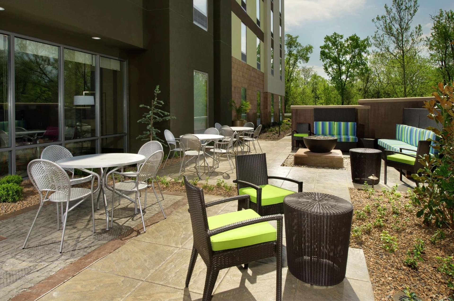 Home2 Suites by Hilton Louisville East Hurstbourne interior in Louisville, KY — gallery photo 2