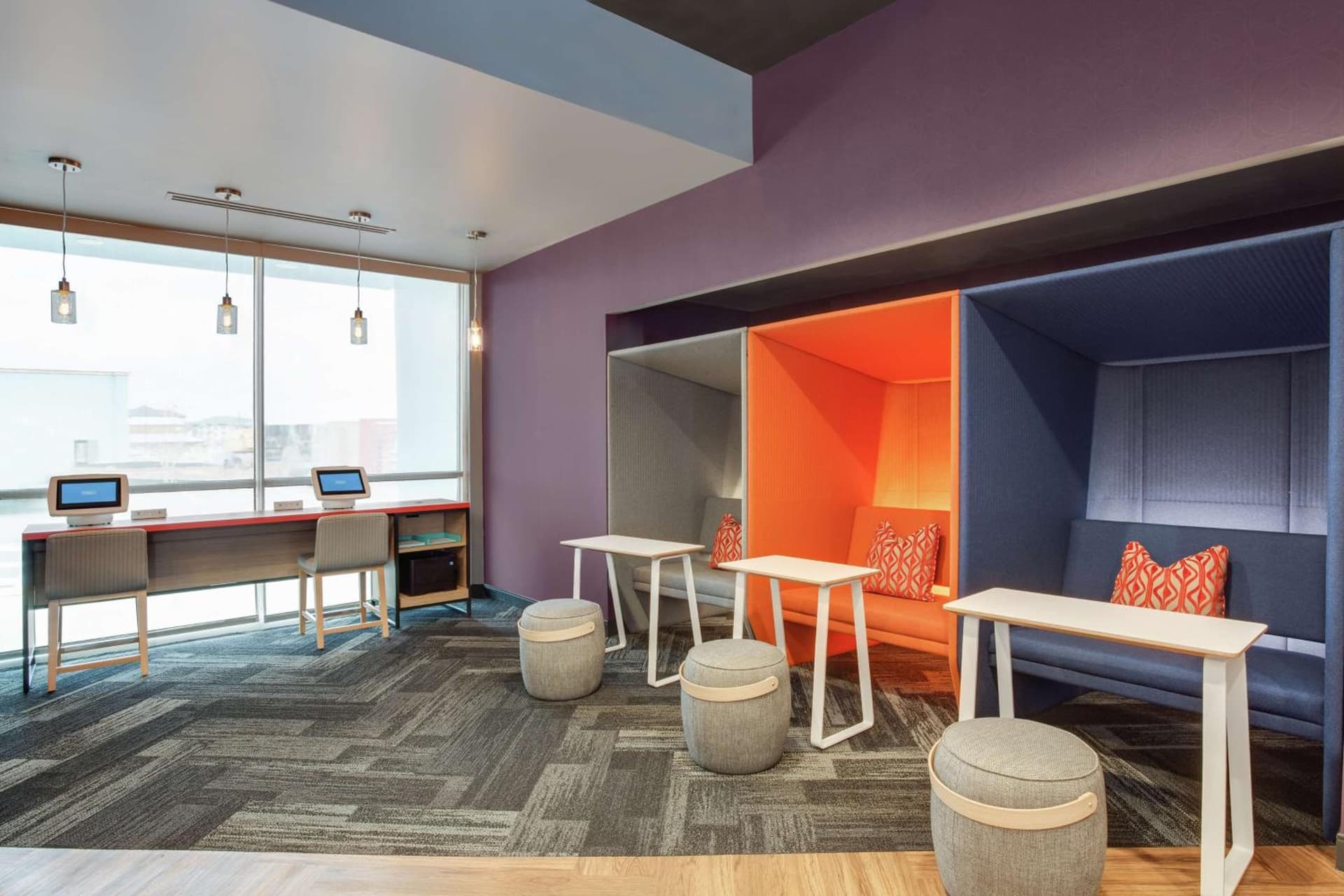 Tru By Hilton Jacksonville St Johns Town Center interior in Jacksonville, FL — gallery photo 2