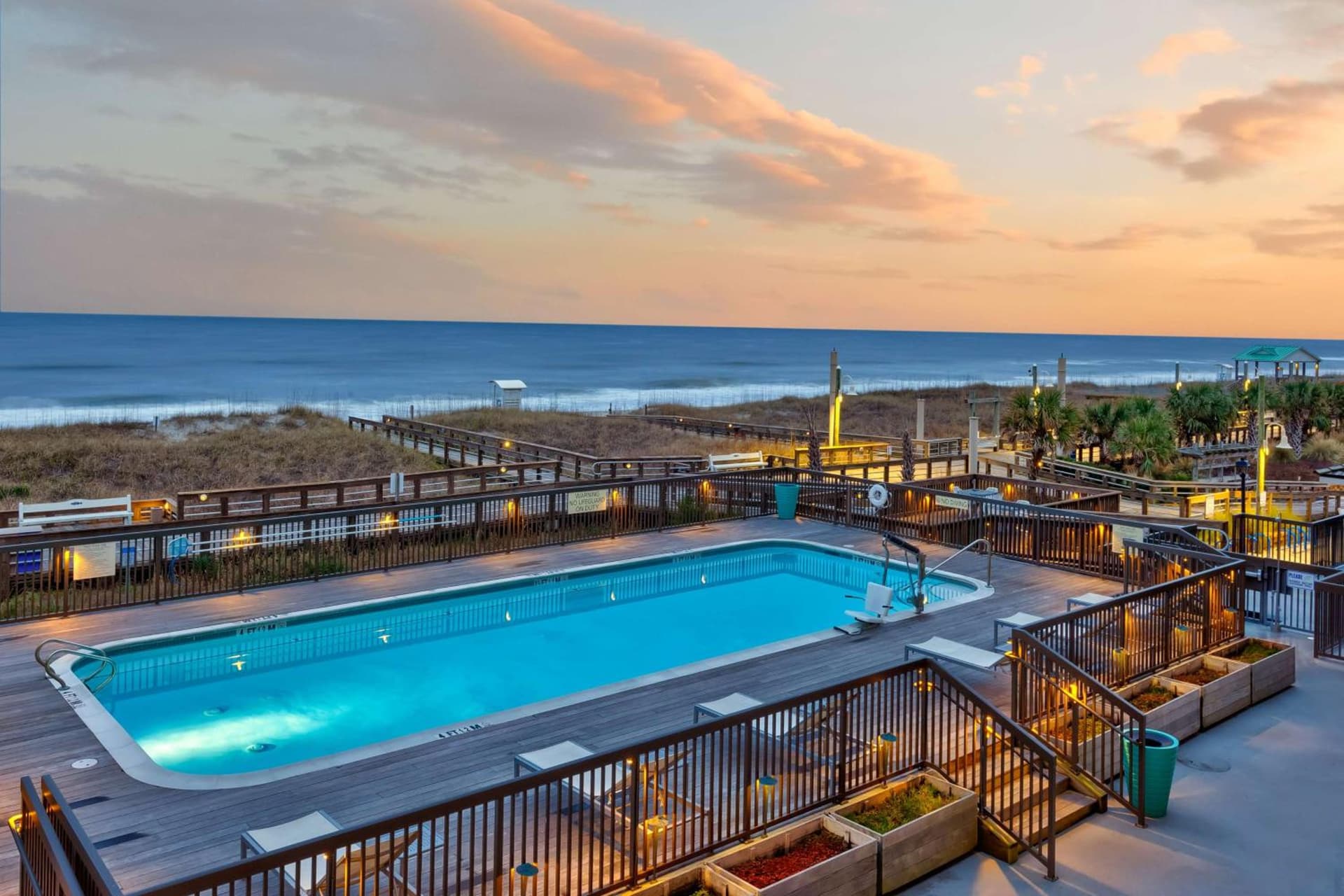 Hampton Inn & Suites by Hilton Carolina Beach Oceanfront gallery photo in Carolina Beach, NC — image 15